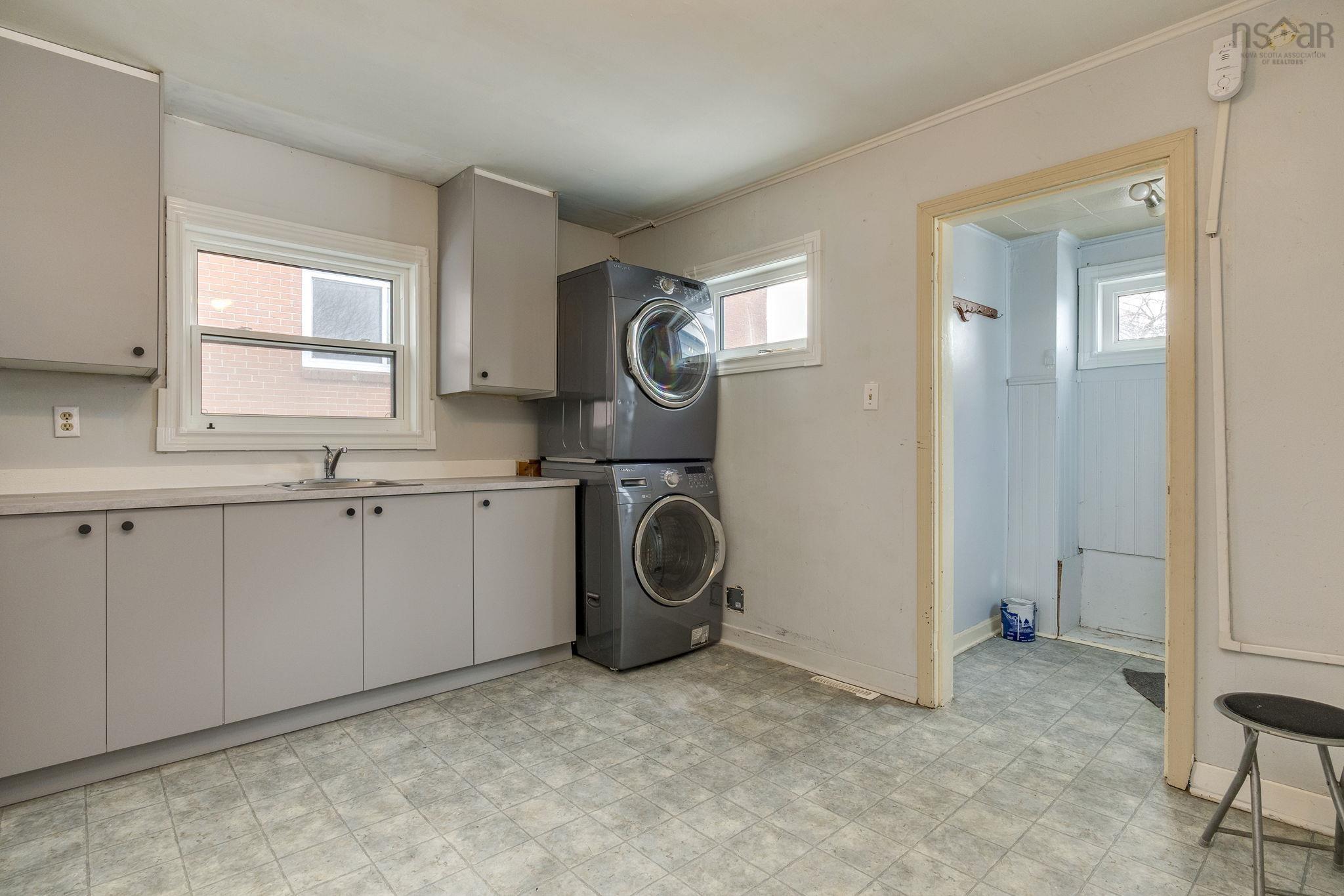 16 High Street, Dartmouth, NS (MLS 202603320)