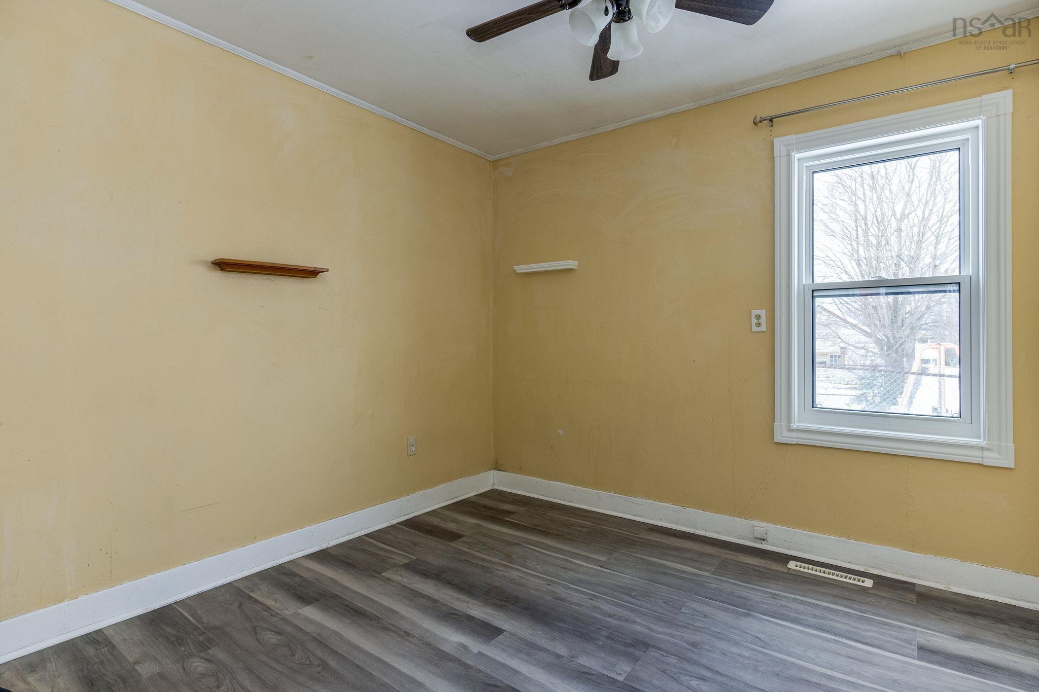 16 High Street, Dartmouth, NS (MLS 202603320)