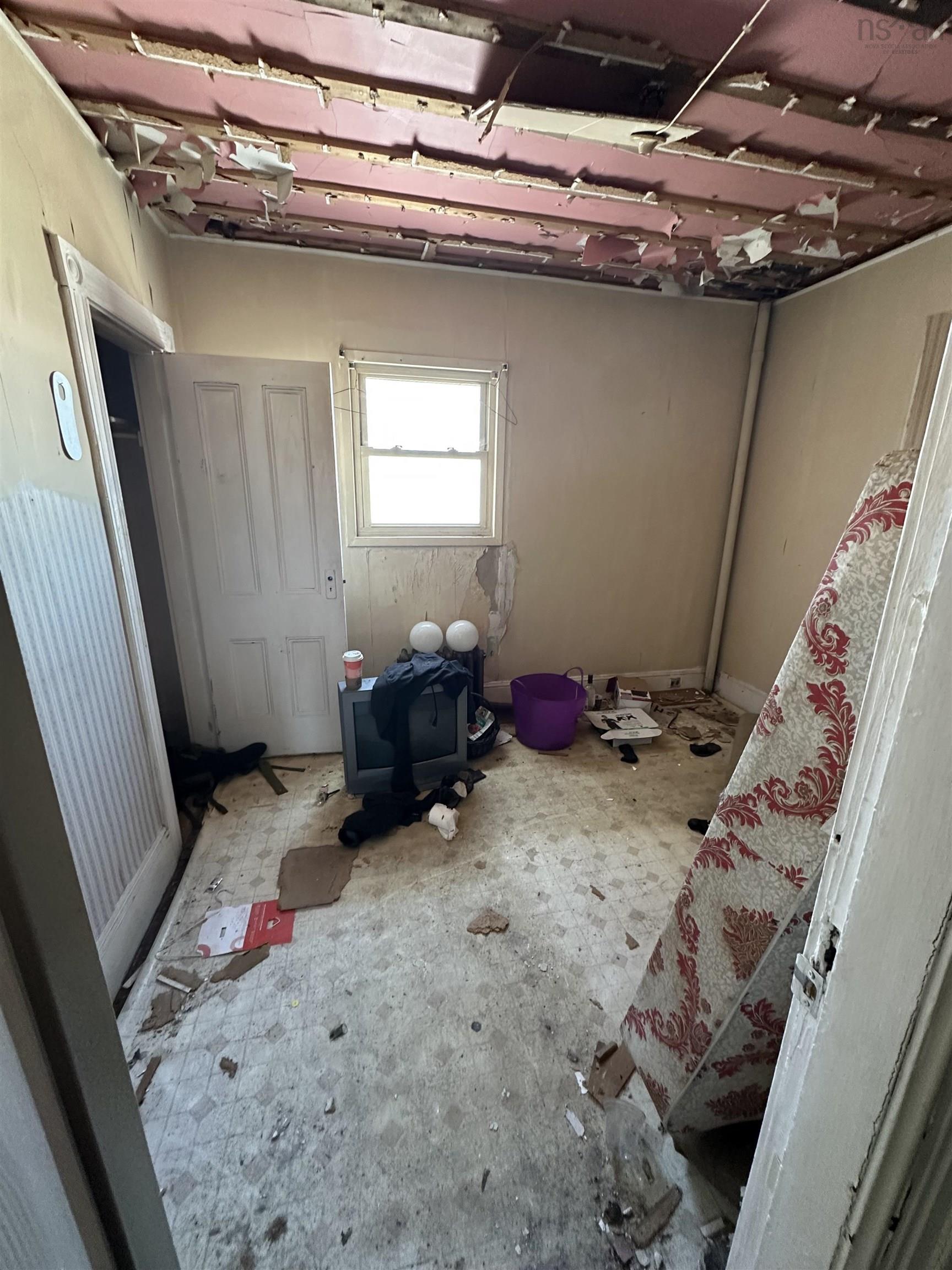 $150,000.00: 859 Victoria Road, Whitney Pier