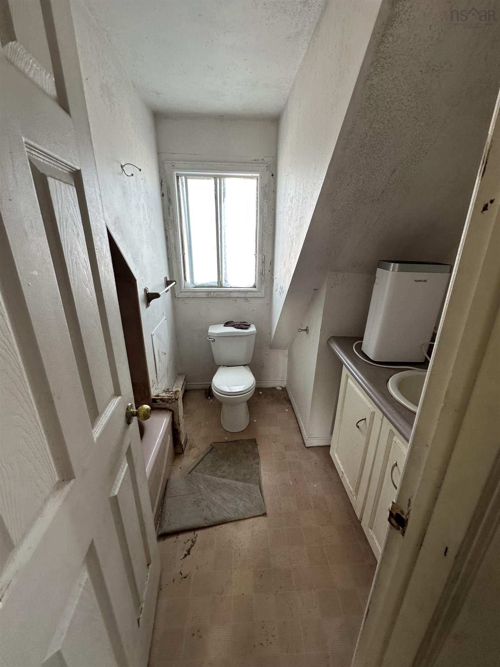 $150,000.00: 859 Victoria Road, Whitney Pier