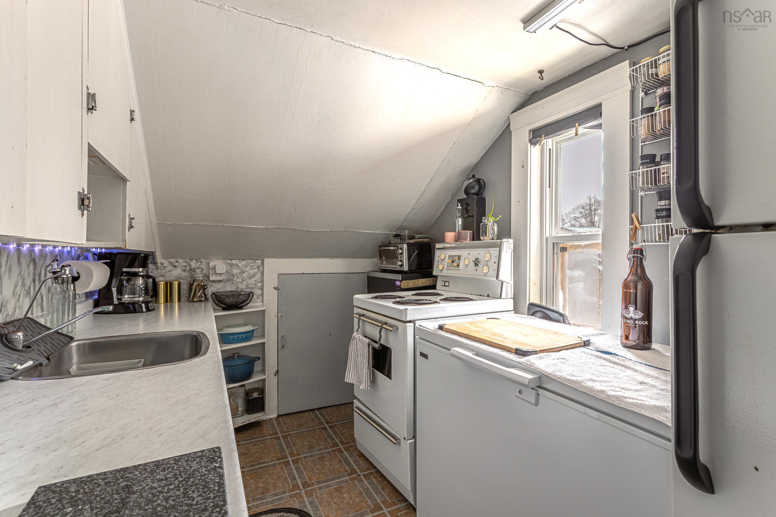 $549,000.00: 19/21 Knollwood Lane, Halifax