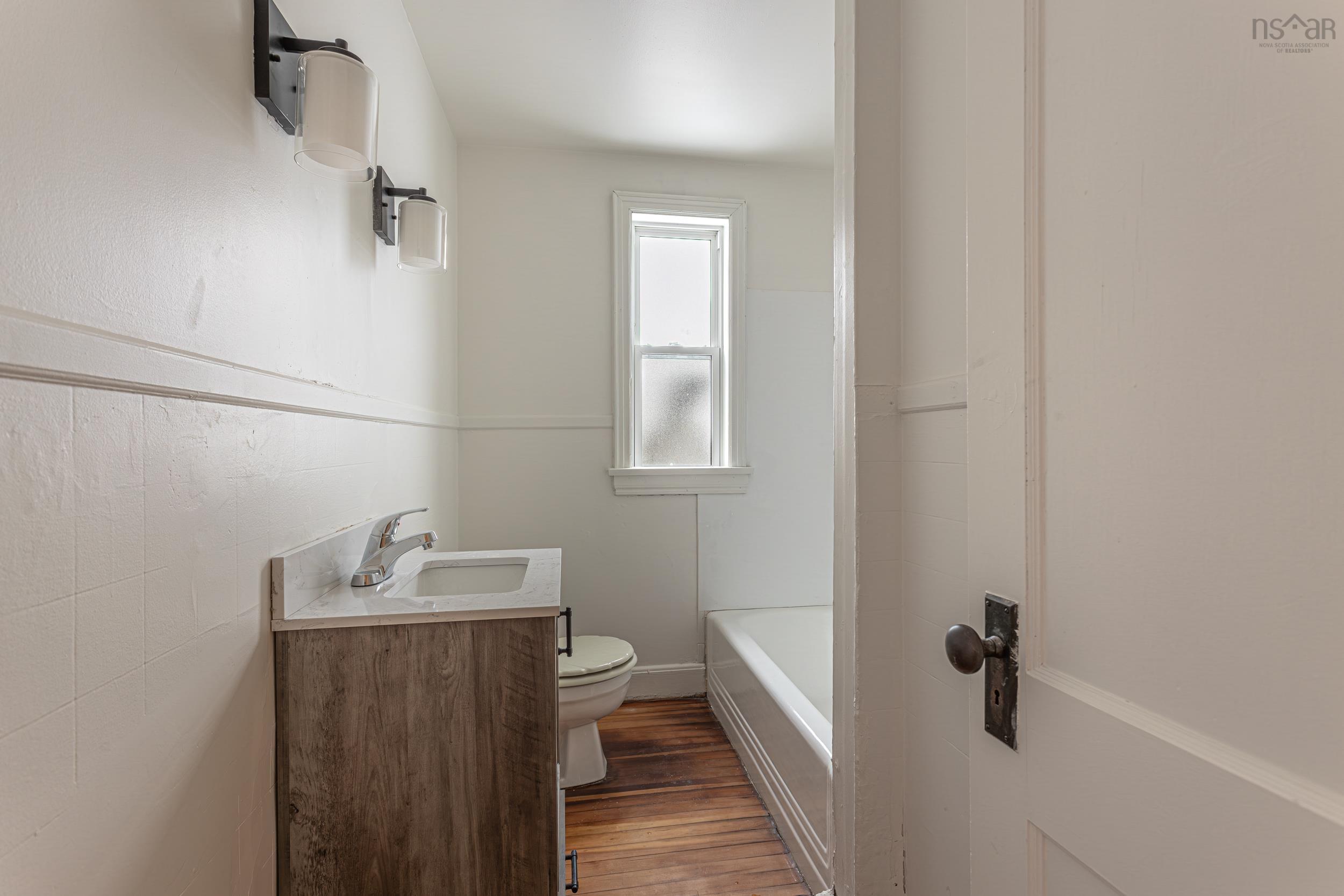 $549,000.00: 19/21 Knollwood Lane, Halifax