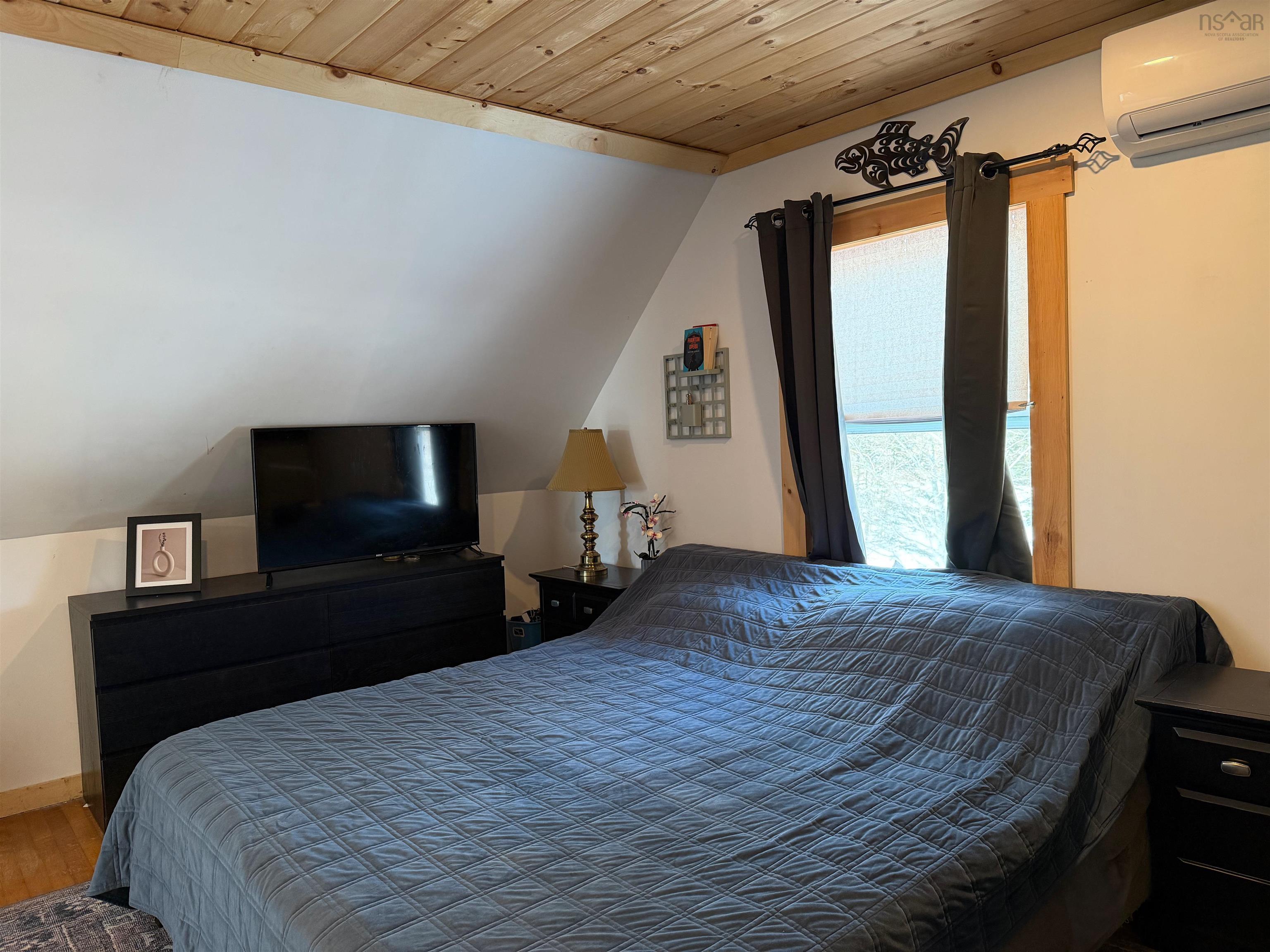 $399,000.00: 526 Cedar Lake Road, Cedar Lake