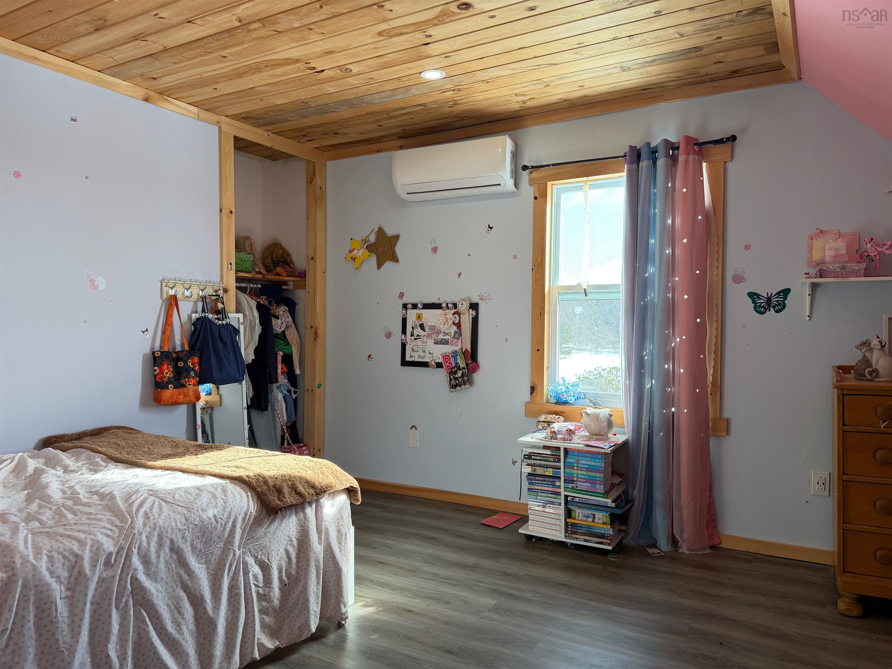 $399,000.00: 526 Cedar Lake Road, Cedar Lake