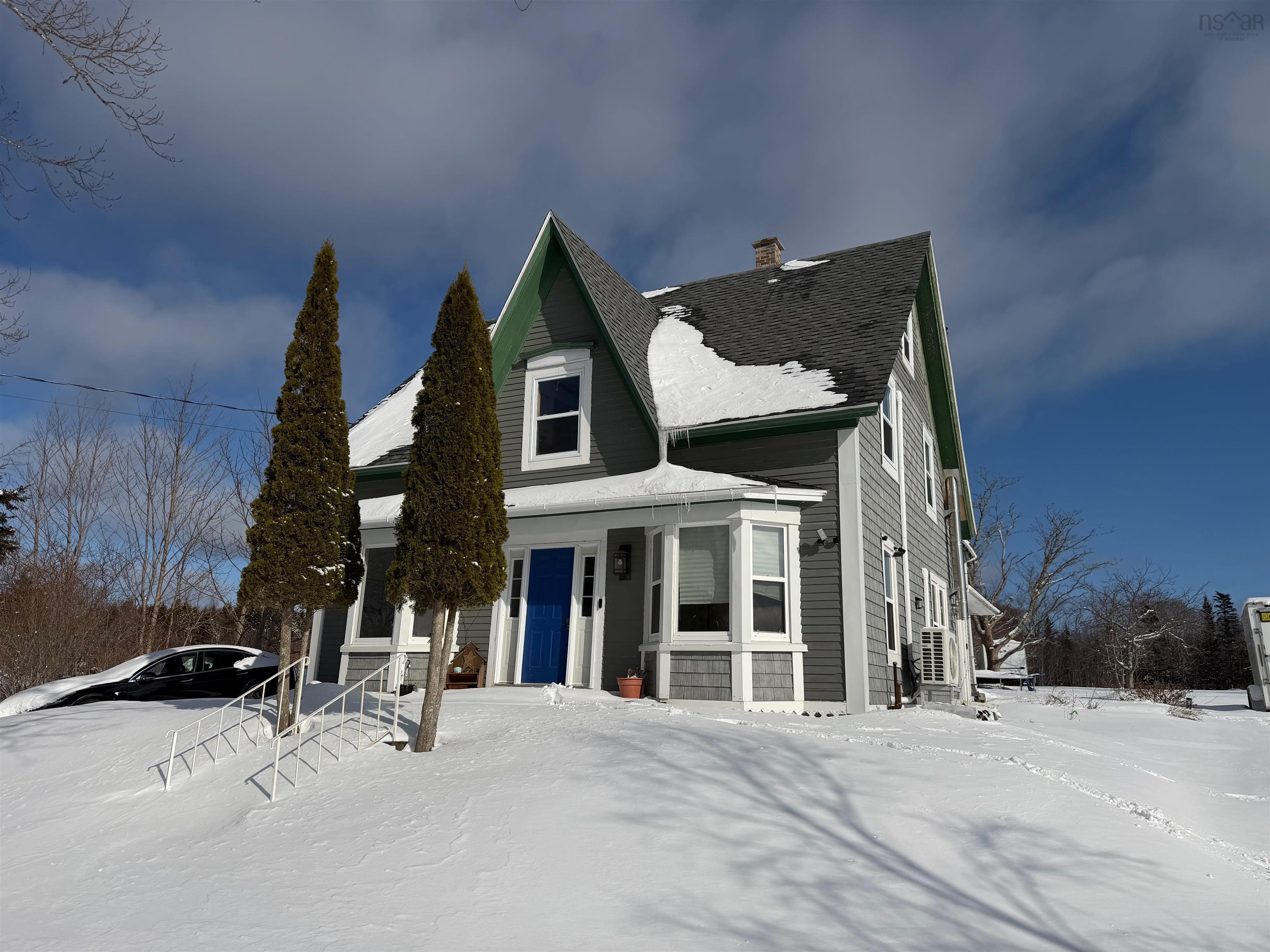 $399,000.00: 526 Cedar Lake Road, Cedar Lake