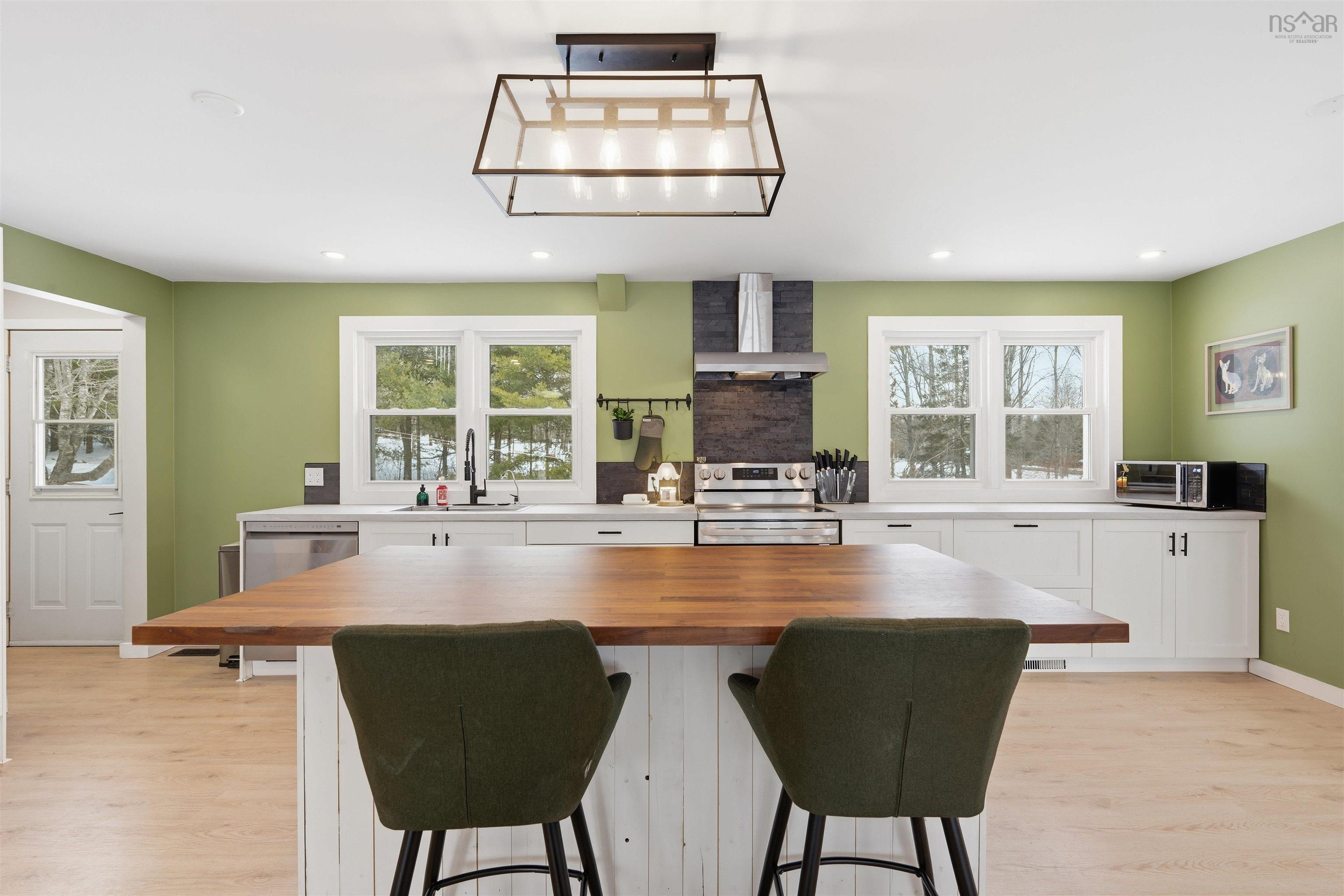 $599,000.00: 5 Tower View Road, Enfield