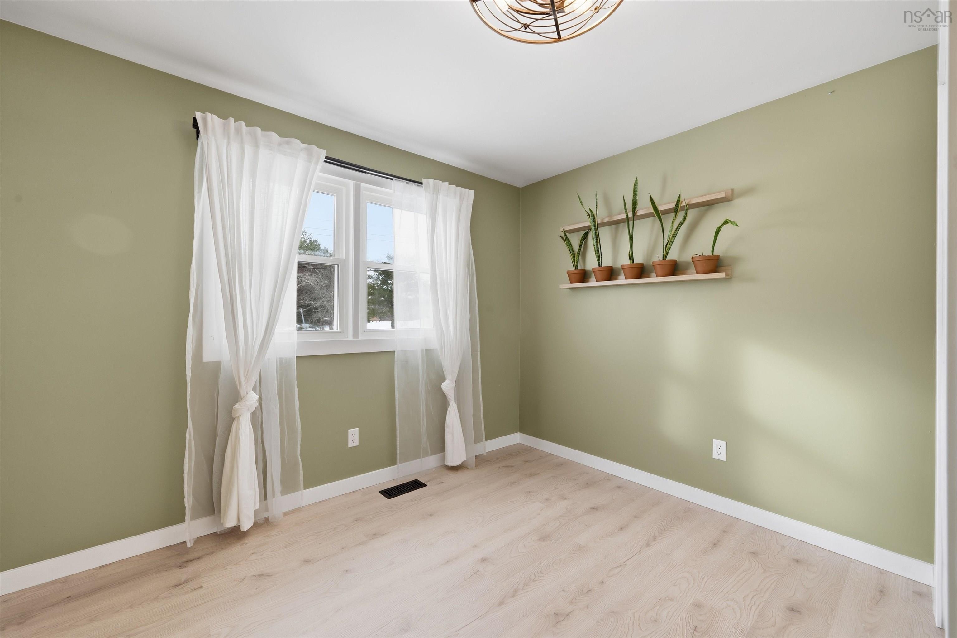 $599,000.00: 5 Tower View Road, Enfield