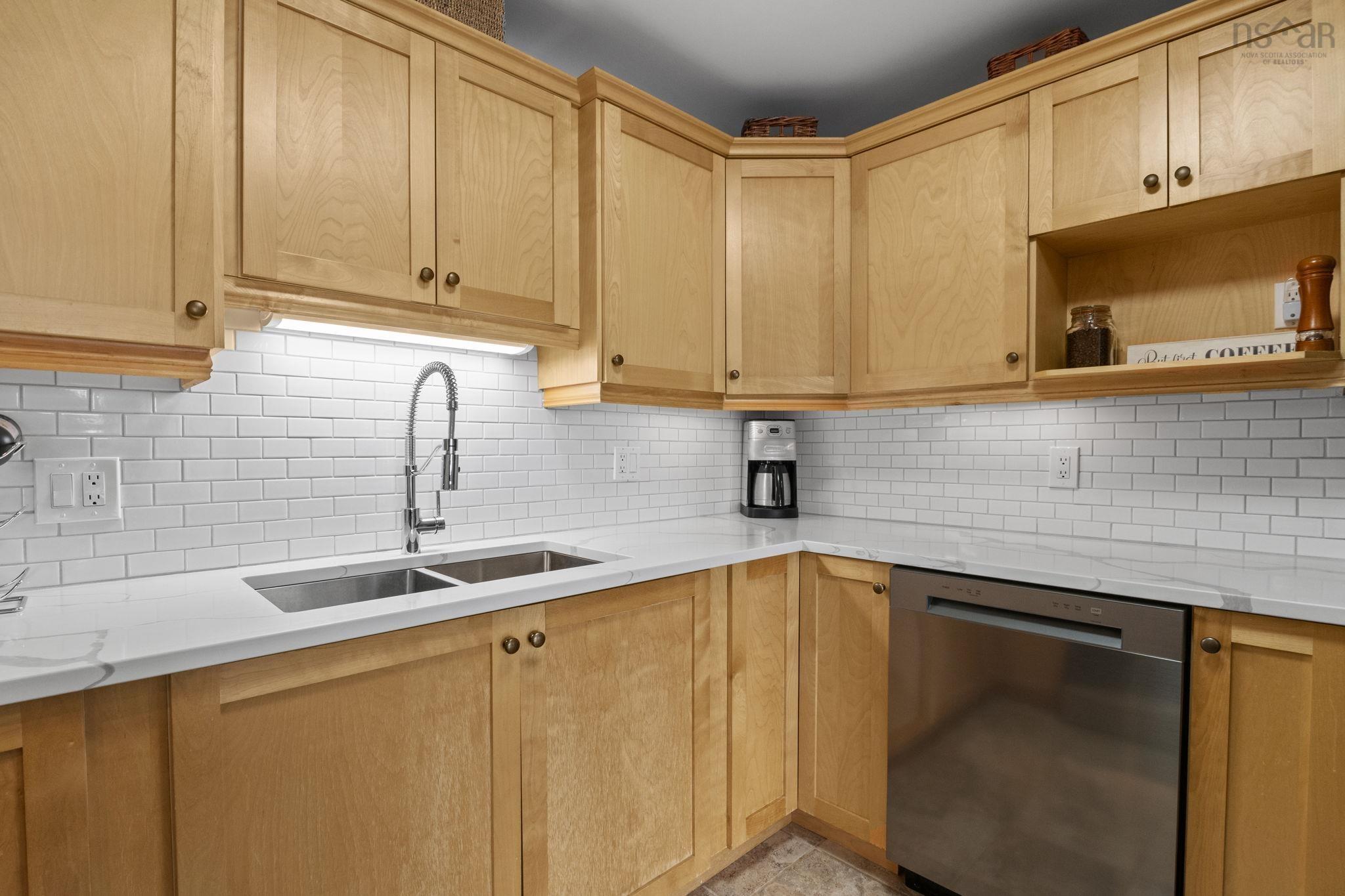 306 77 Russell Lake, Dartmouth, NS (MLS 202603360)