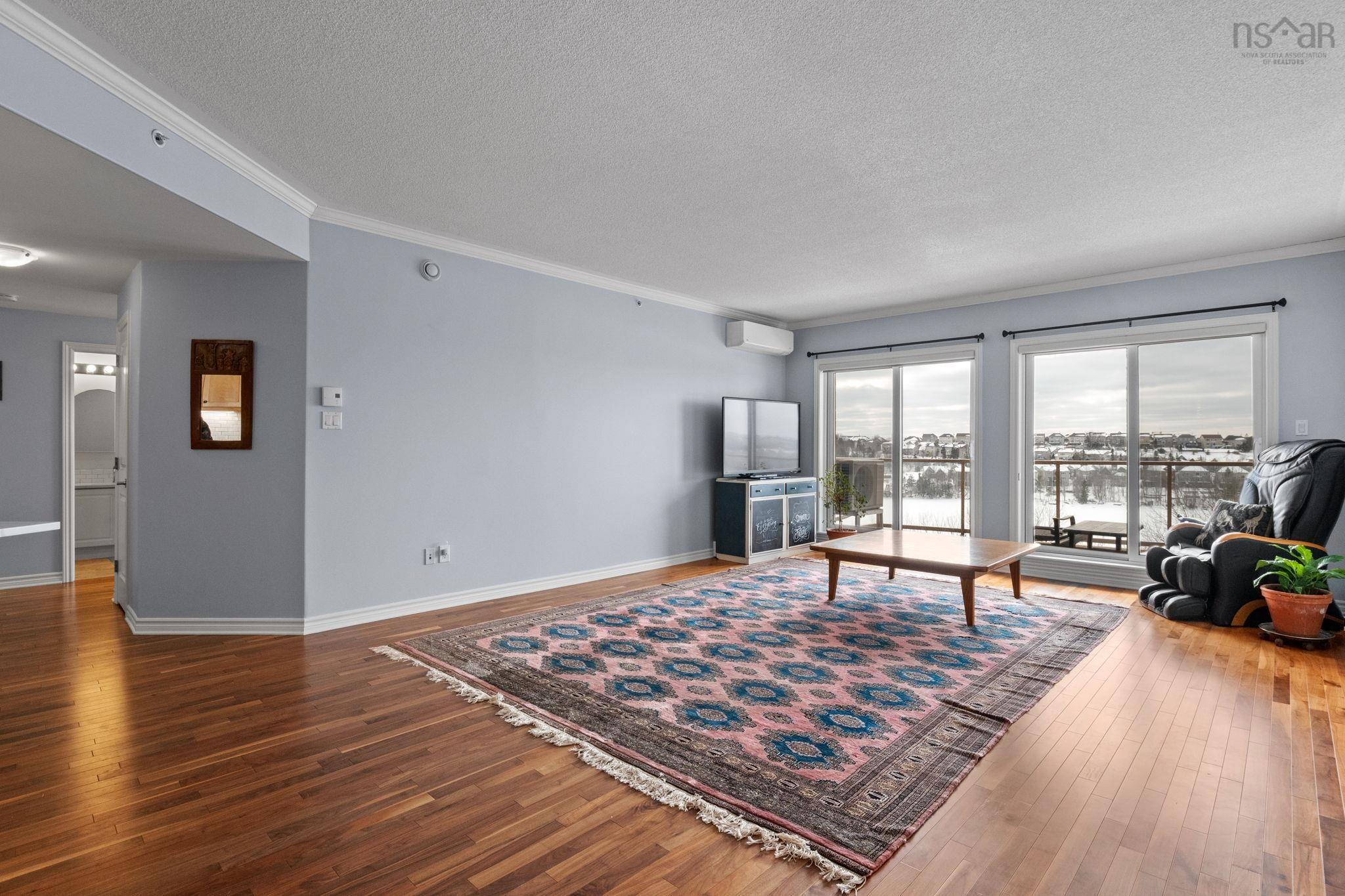 $589,500.00: 306 77 Russell Lake, Dartmouth