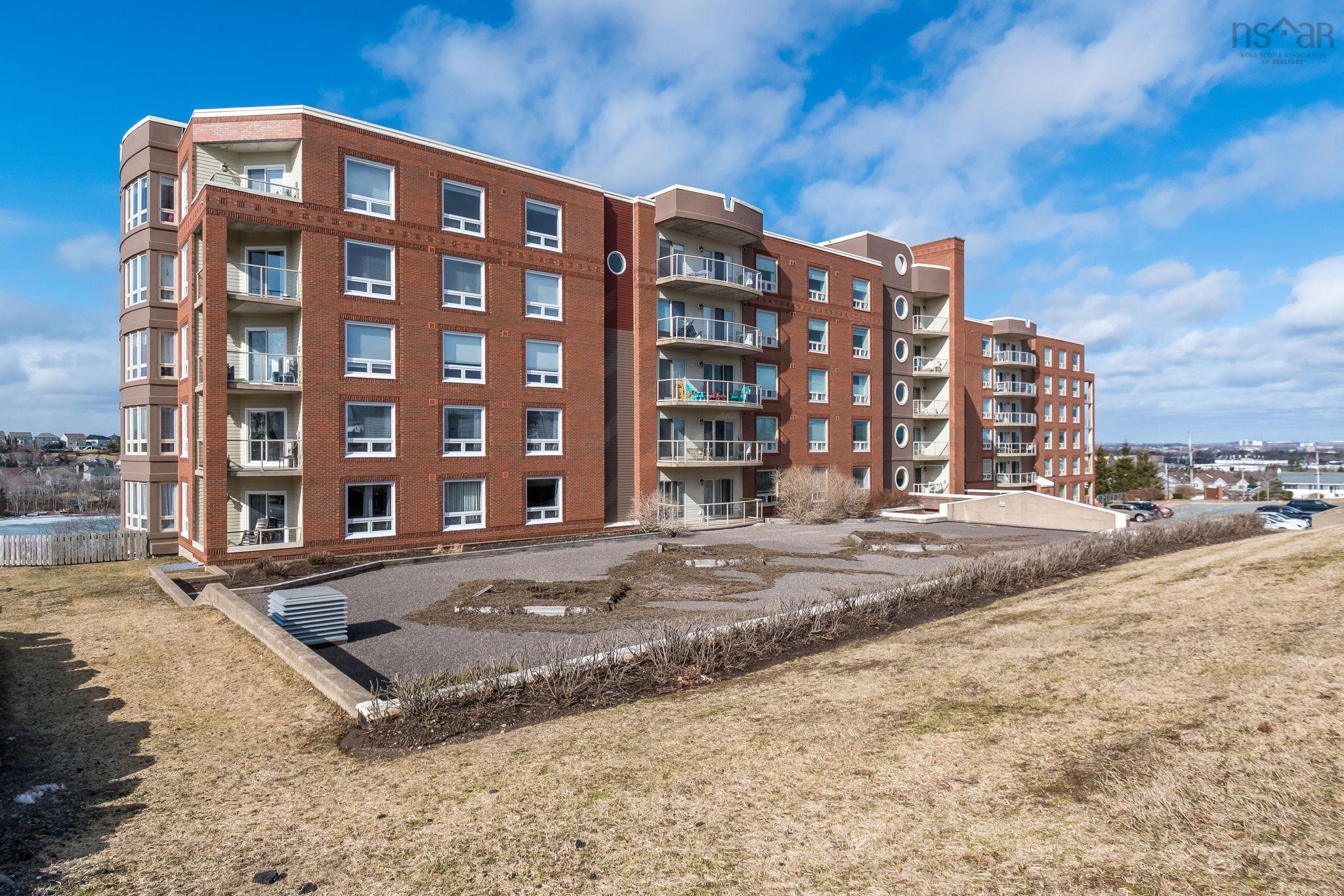 $589,500.00: 306 77 Russell Lake, Dartmouth