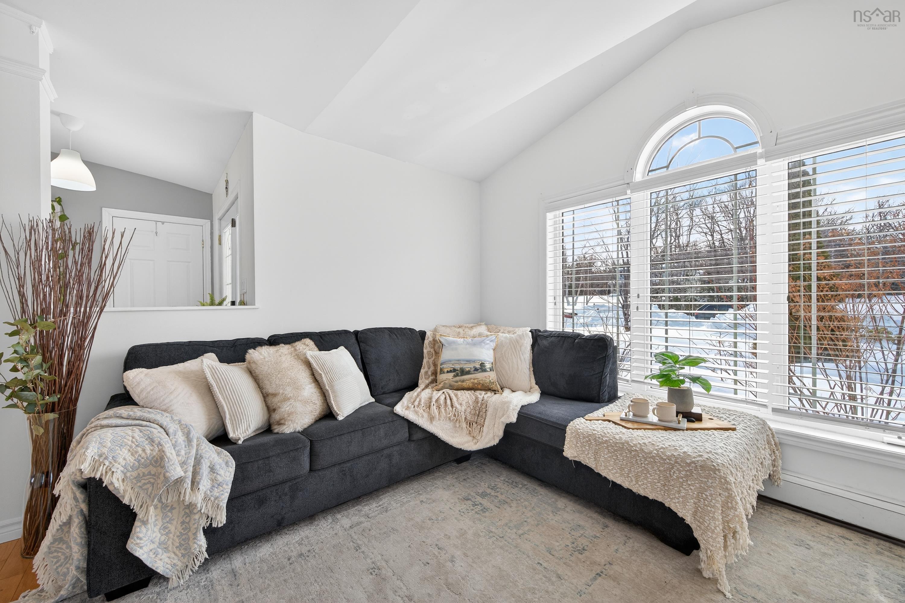 $525,000.00: 53 Erinmore Drive, Sydney