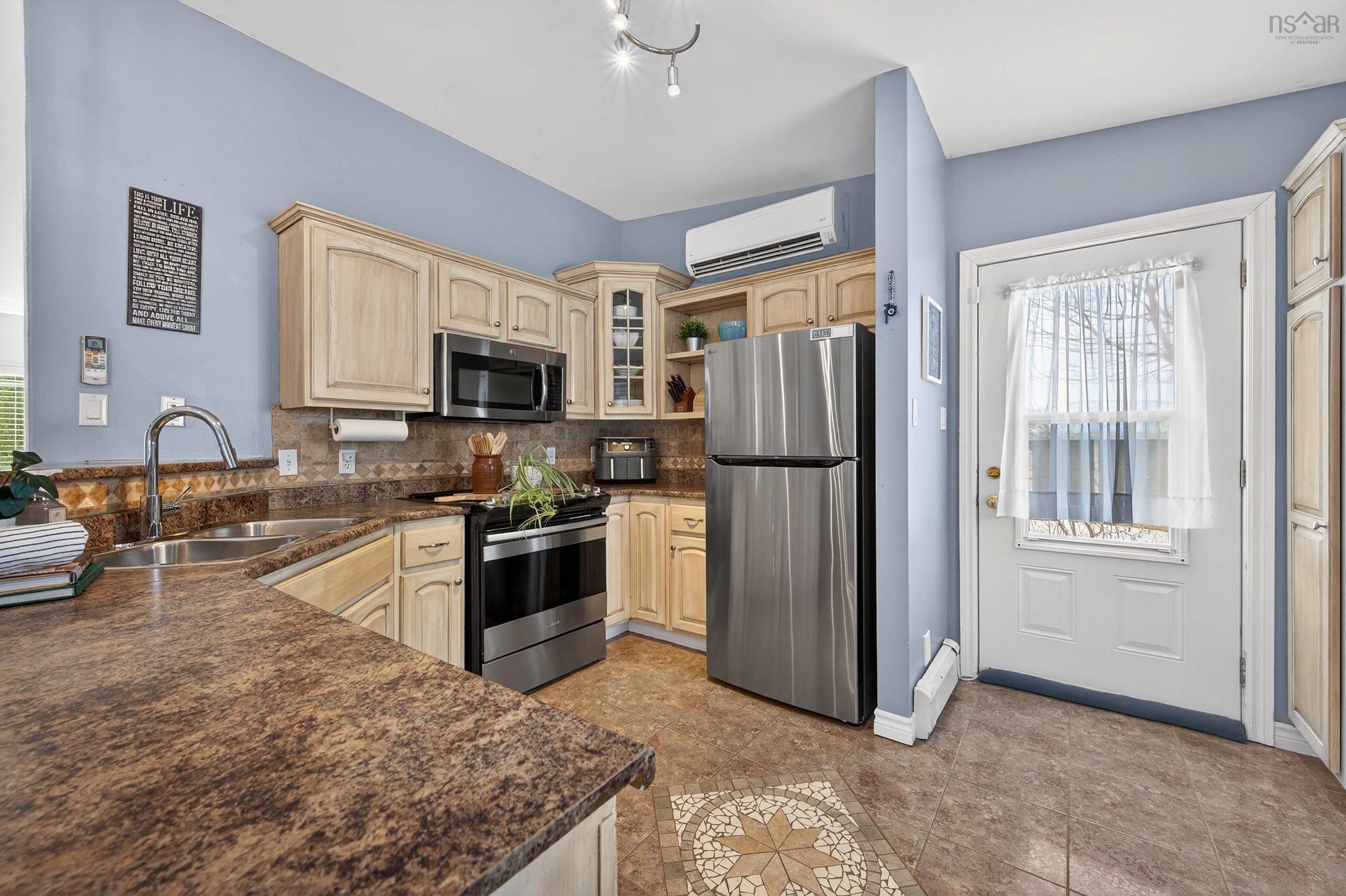 $525,000.00: 53 Erinmore Drive, Sydney