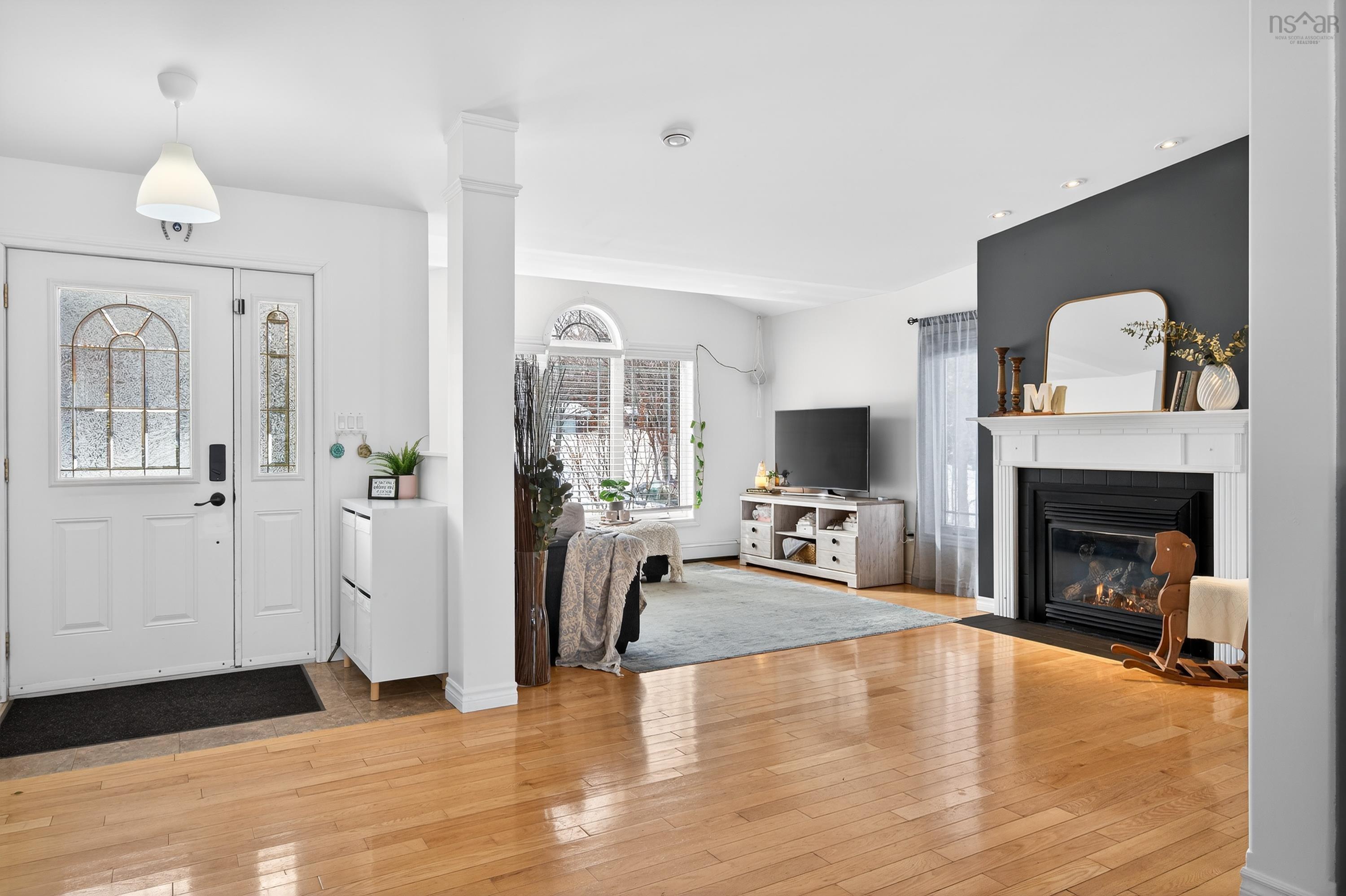 $525,000.00: 53 Erinmore Drive, Sydney