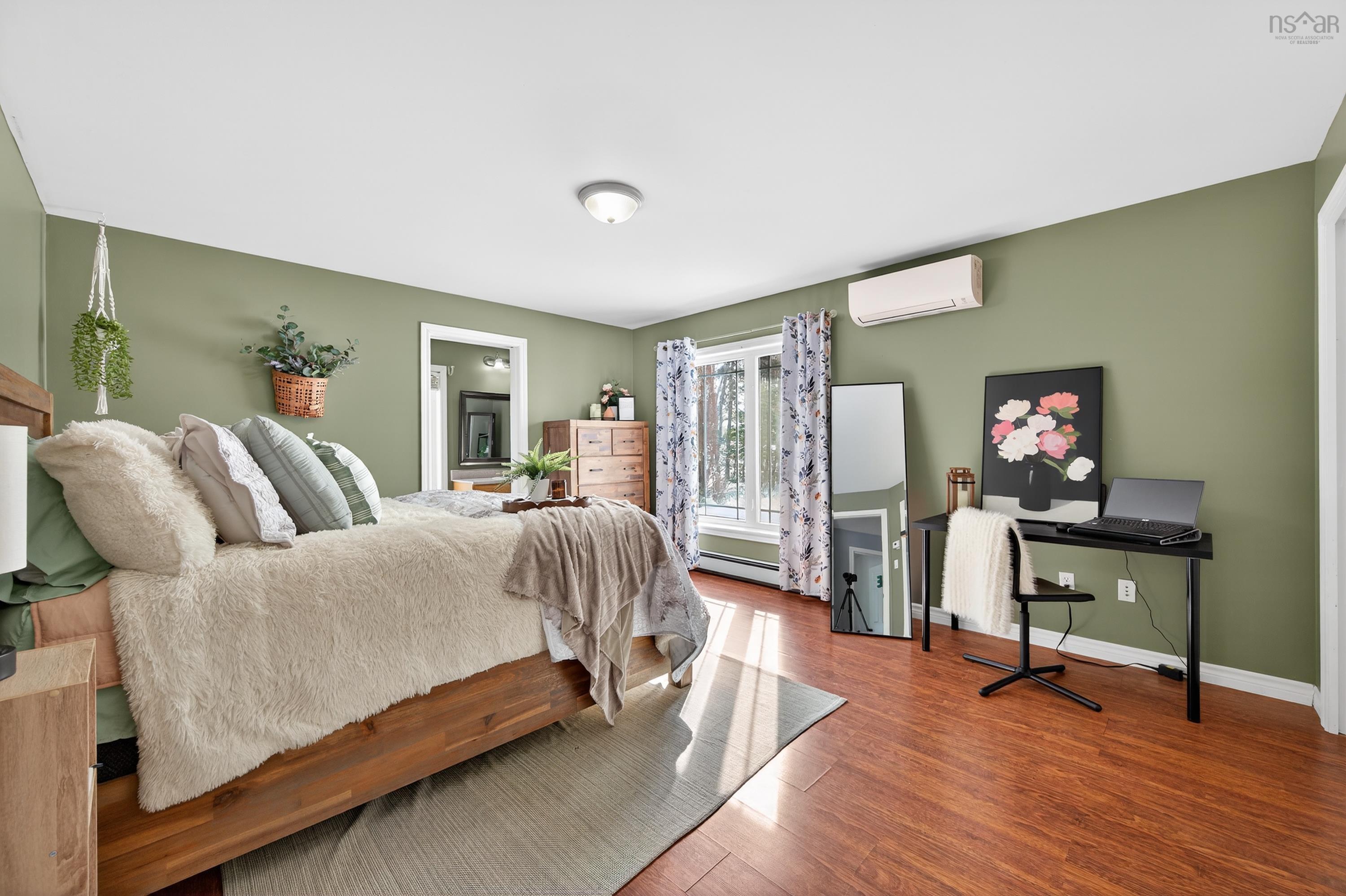 $525,000.00: 53 Erinmore Drive, Sydney