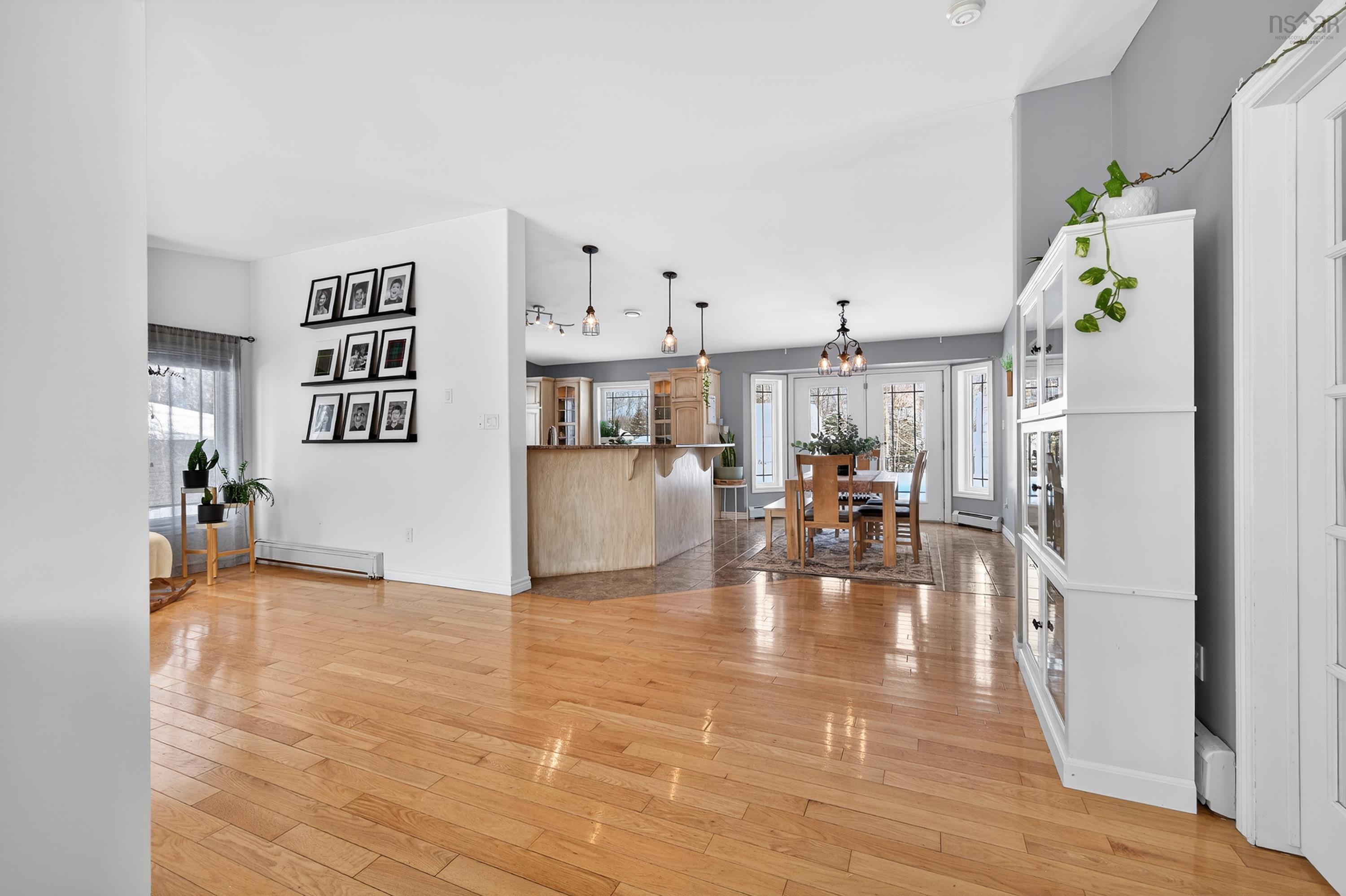 $525,000.00: 53 Erinmore Drive, Sydney