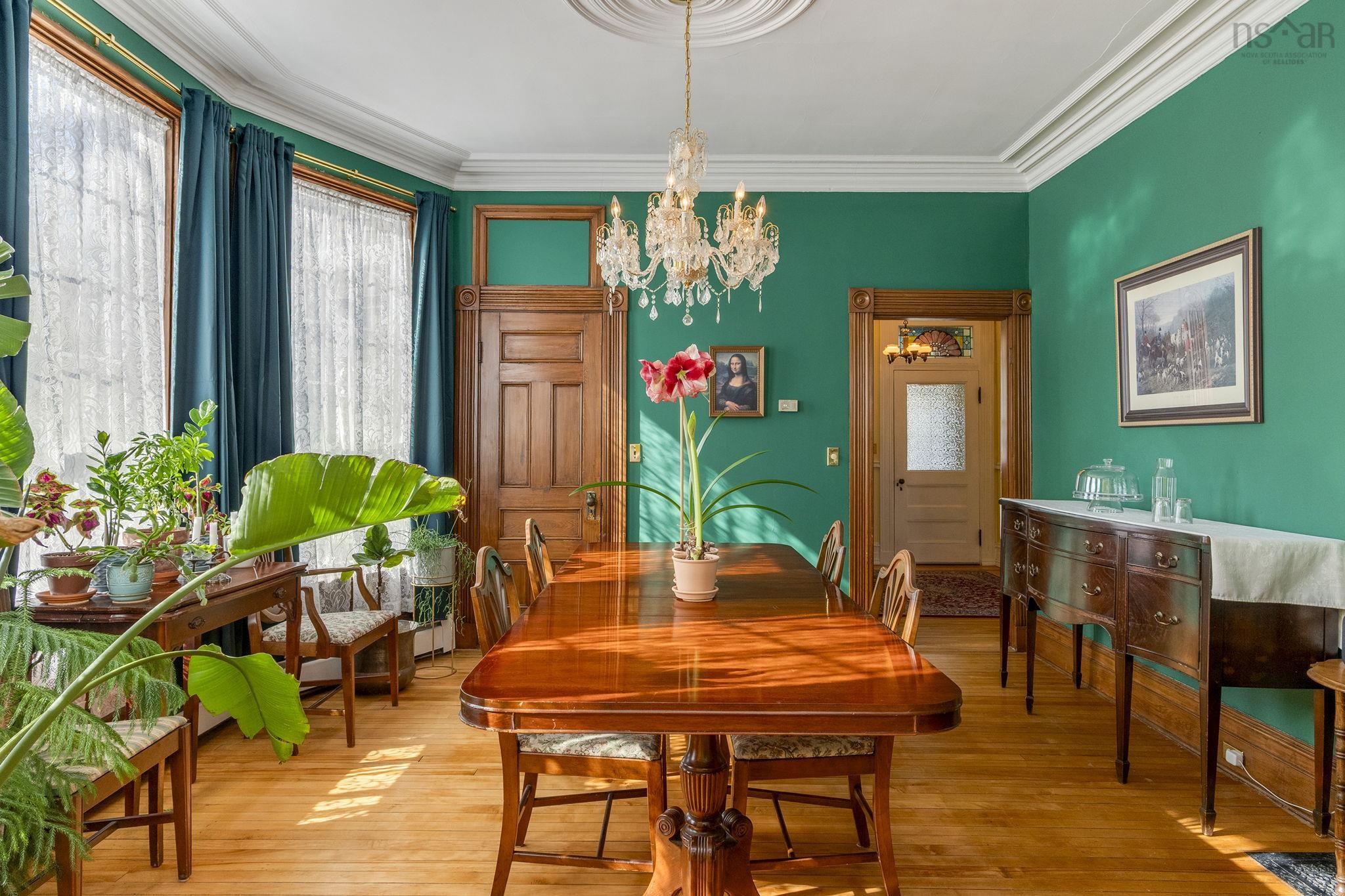 $599,000.00: 153 Albert Street, Windsor