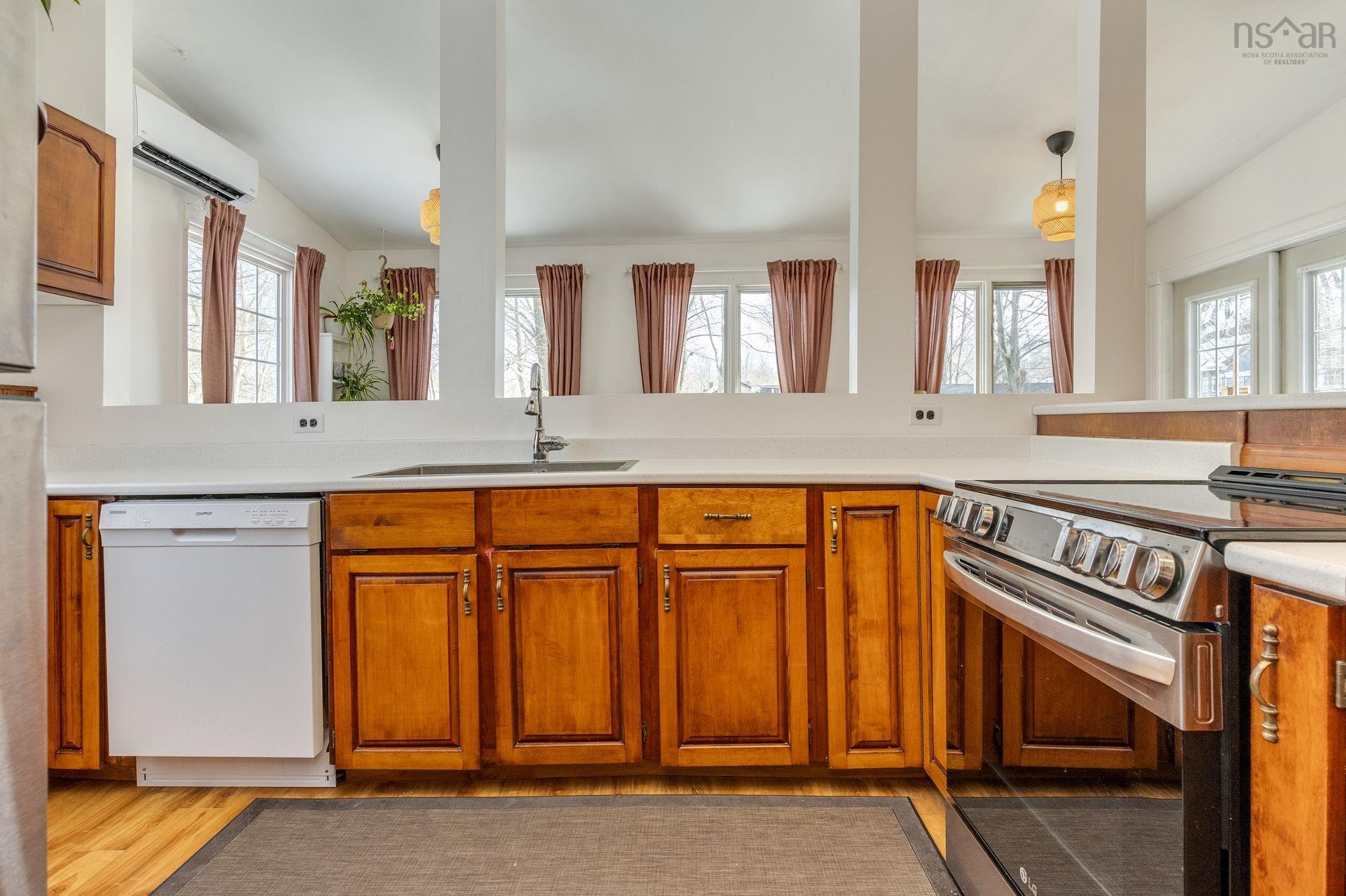 $599,000.00: 153 Albert Street, Windsor