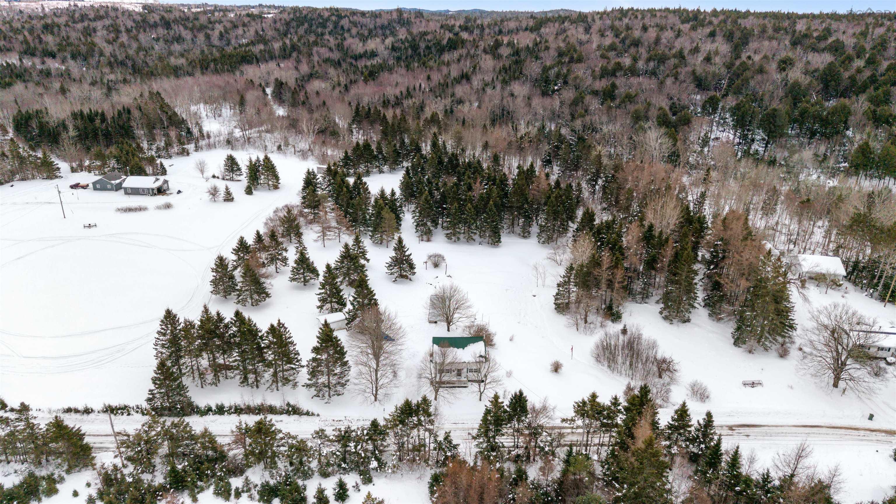 $389,900.00: 372 Lays Lake Road, Meaghers Grant