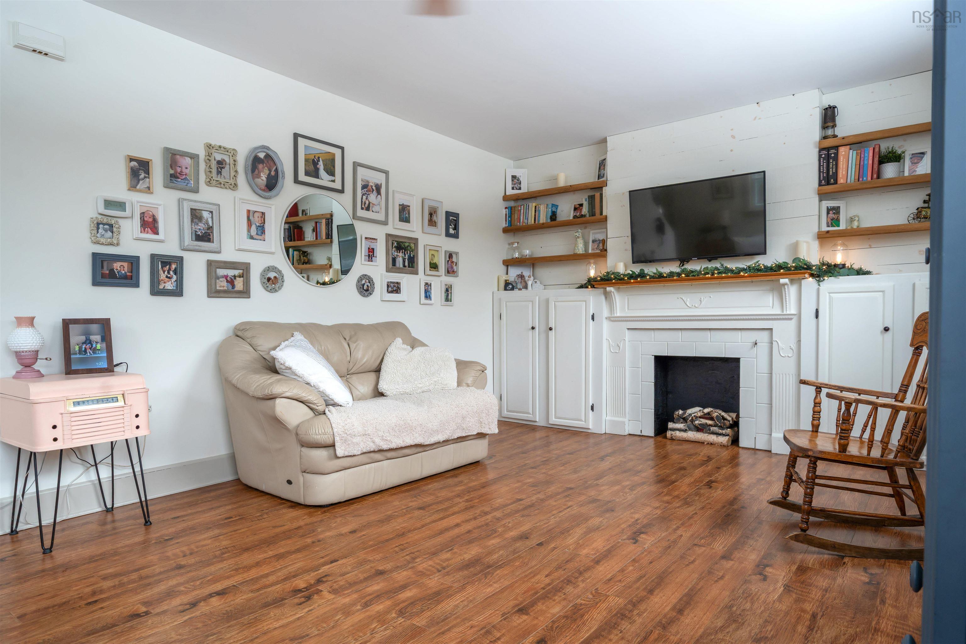 $389,900.00: 372 Lays Lake Road, Meaghers Grant