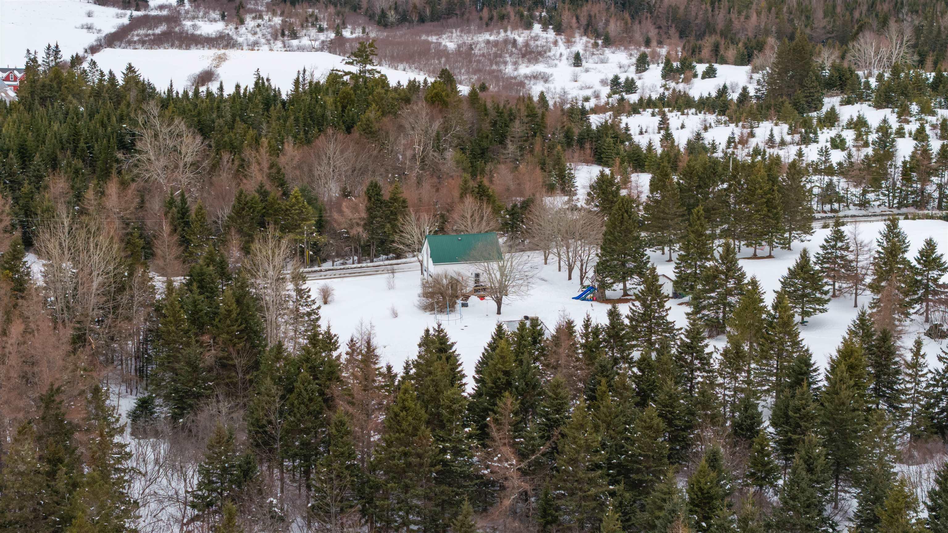 $389,900.00: 372 Lays Lake Road, Meaghers Grant