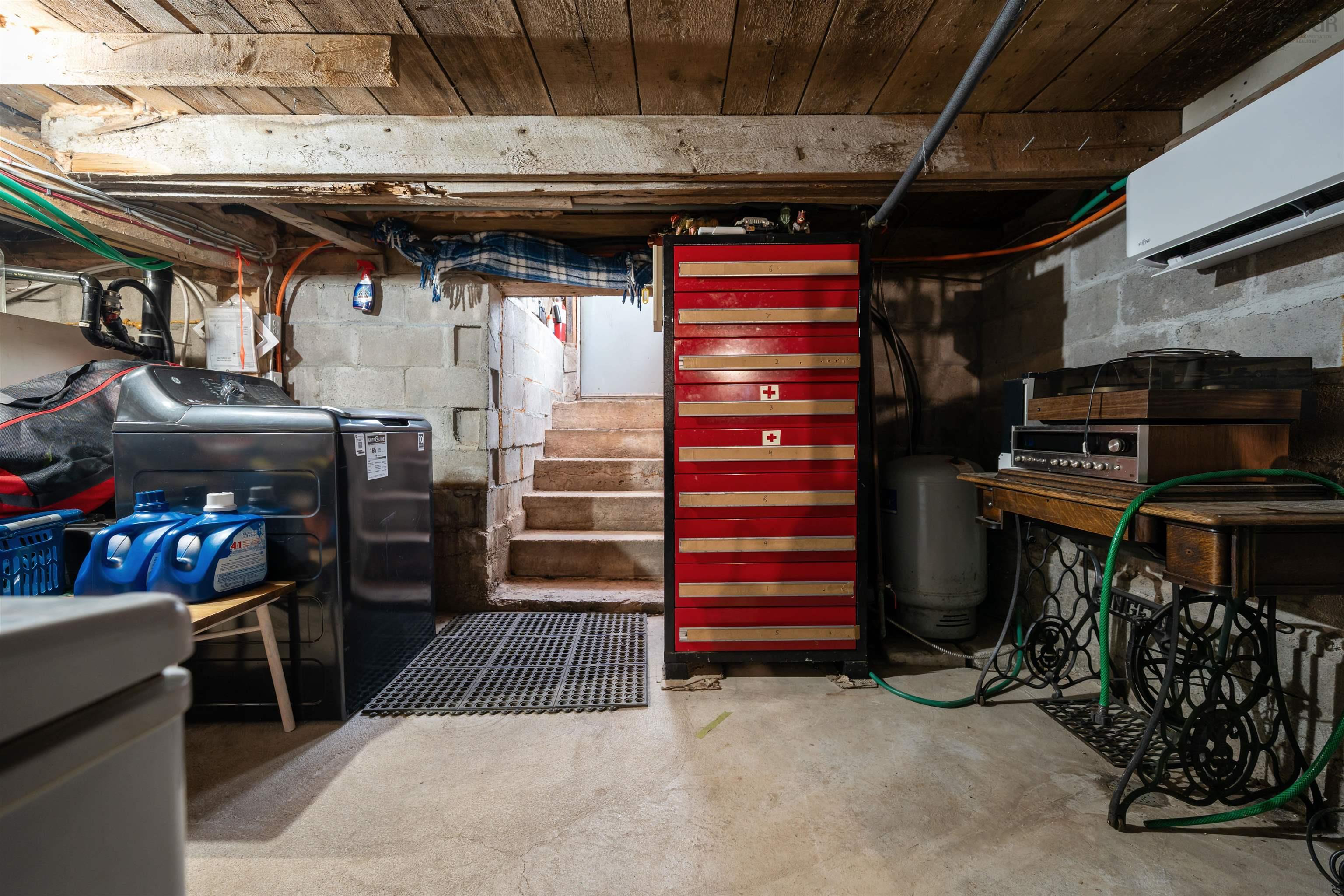 $389,900.00: 372 Lays Lake Road, Meaghers Grant