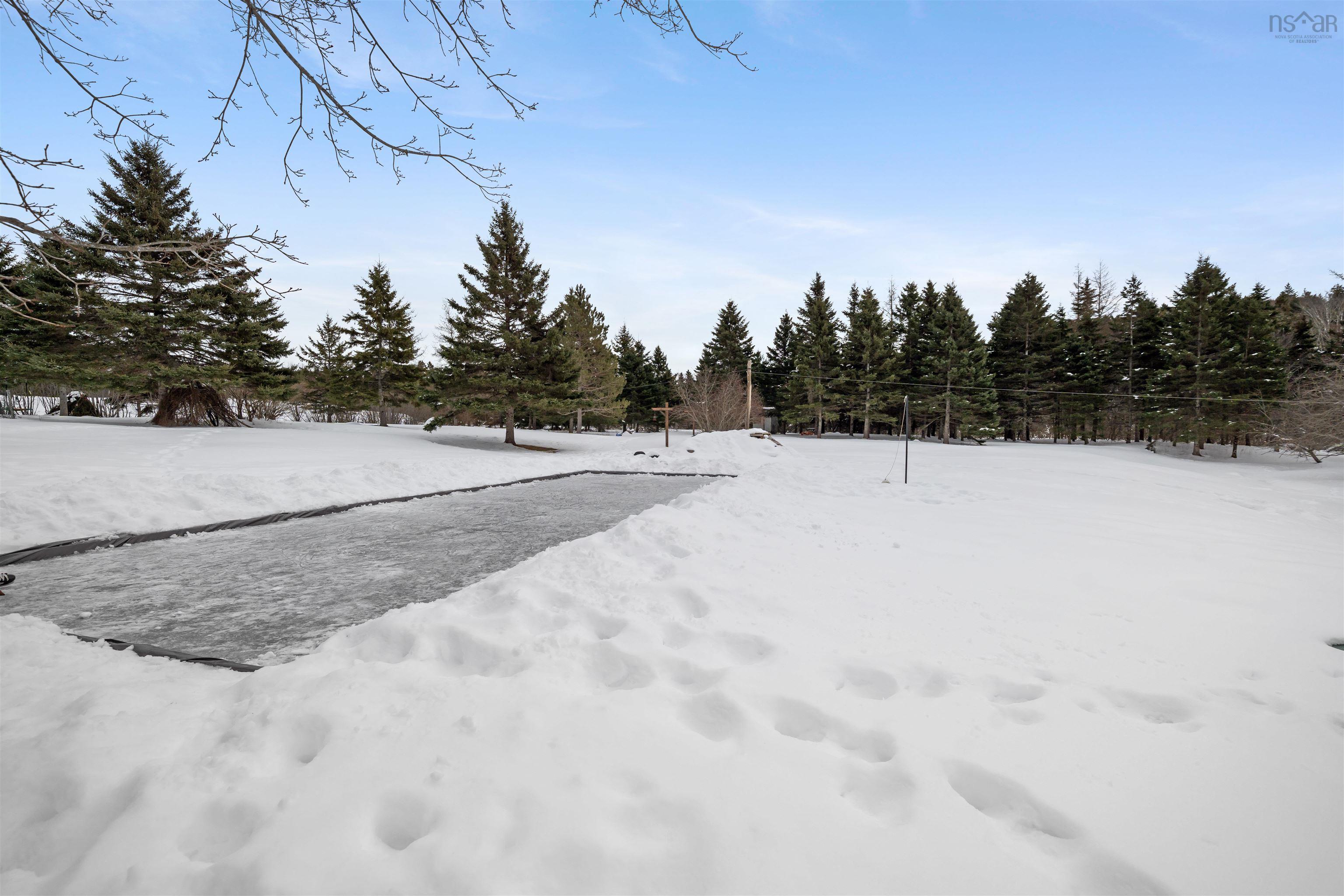 $389,900.00: 372 Lays Lake Road, Meaghers Grant