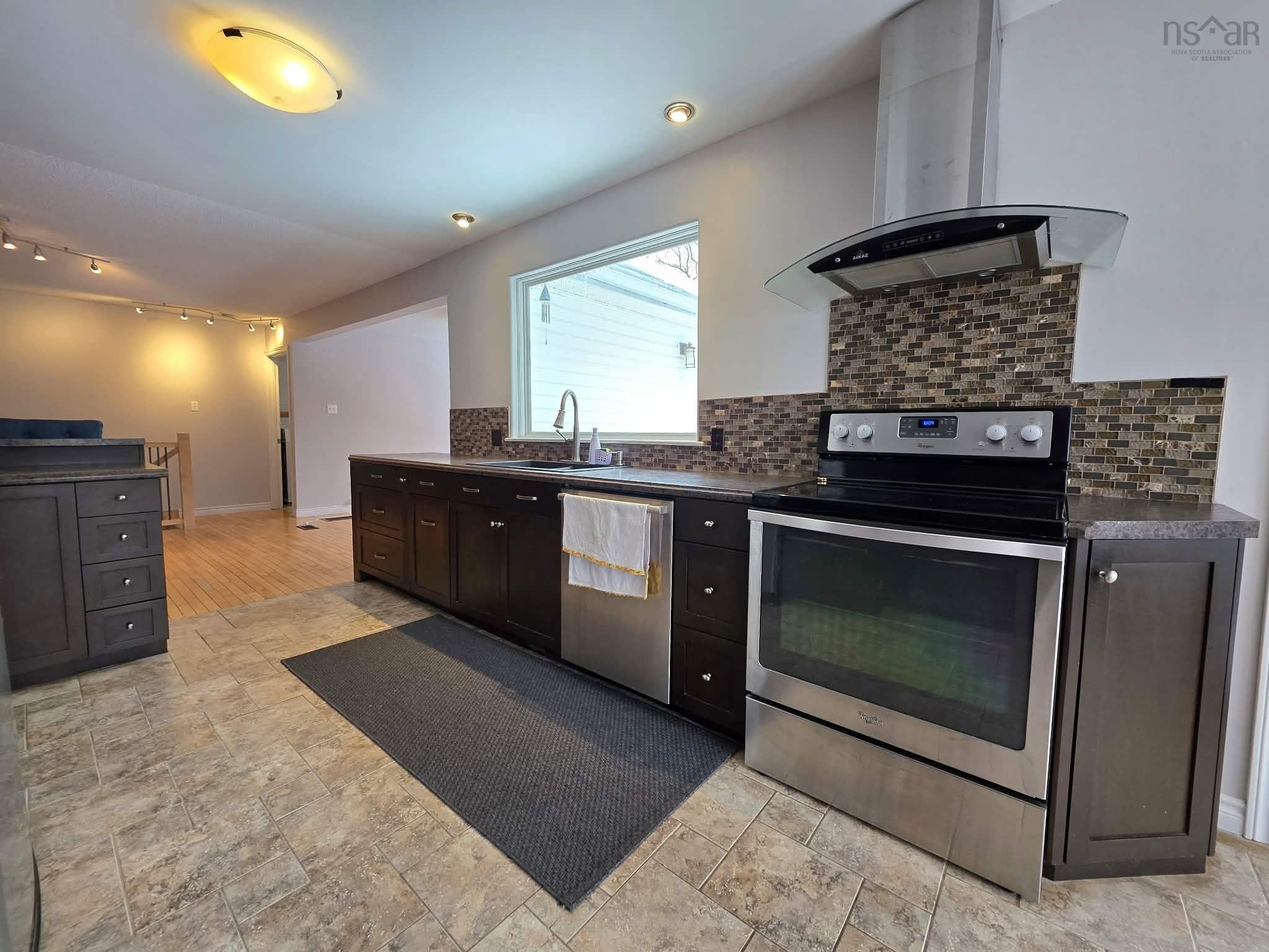 $574,900.00: 102 Maple Boulevard, Bible Hill