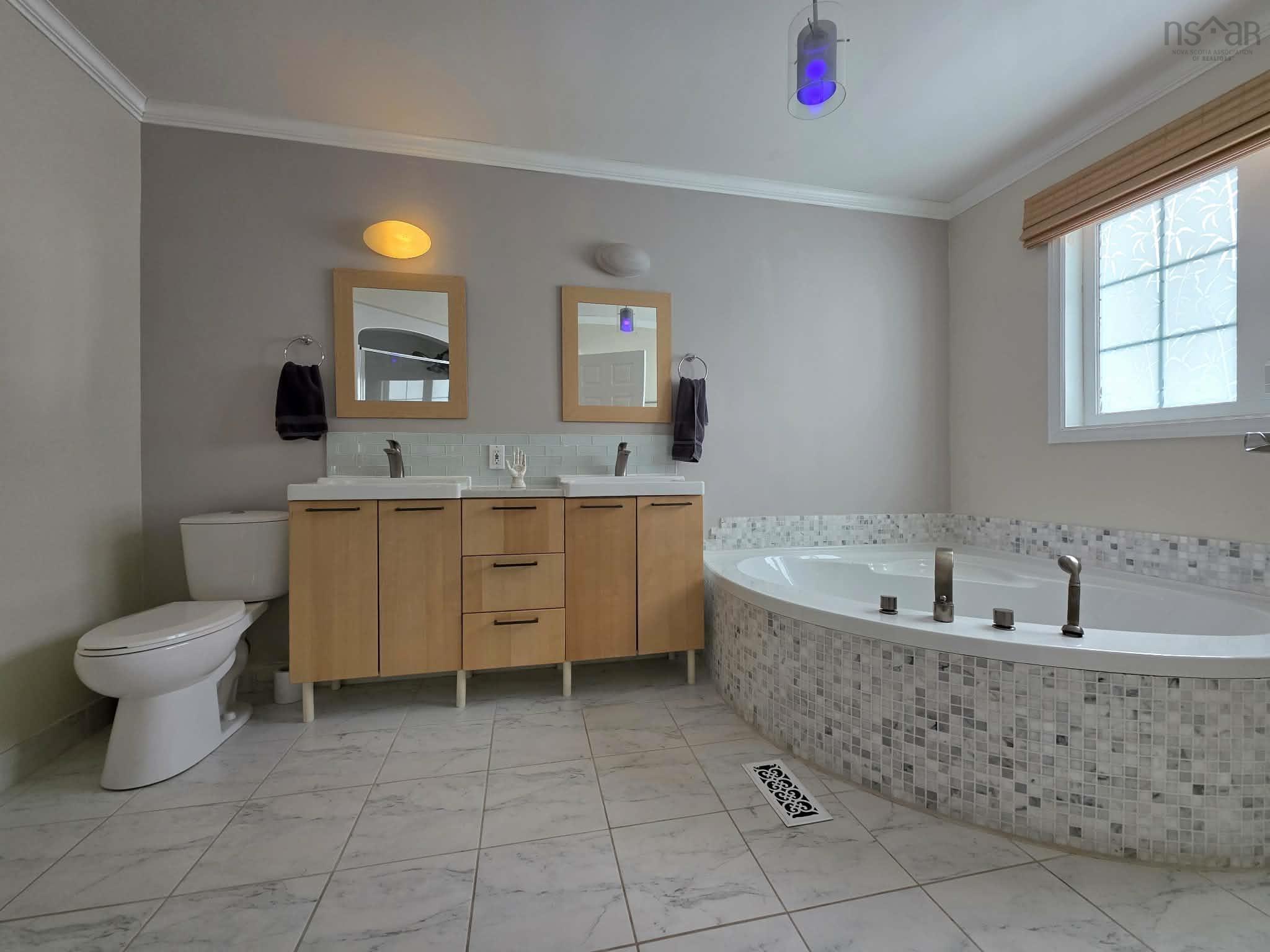 $574,900.00: 102 Maple Boulevard, Bible Hill