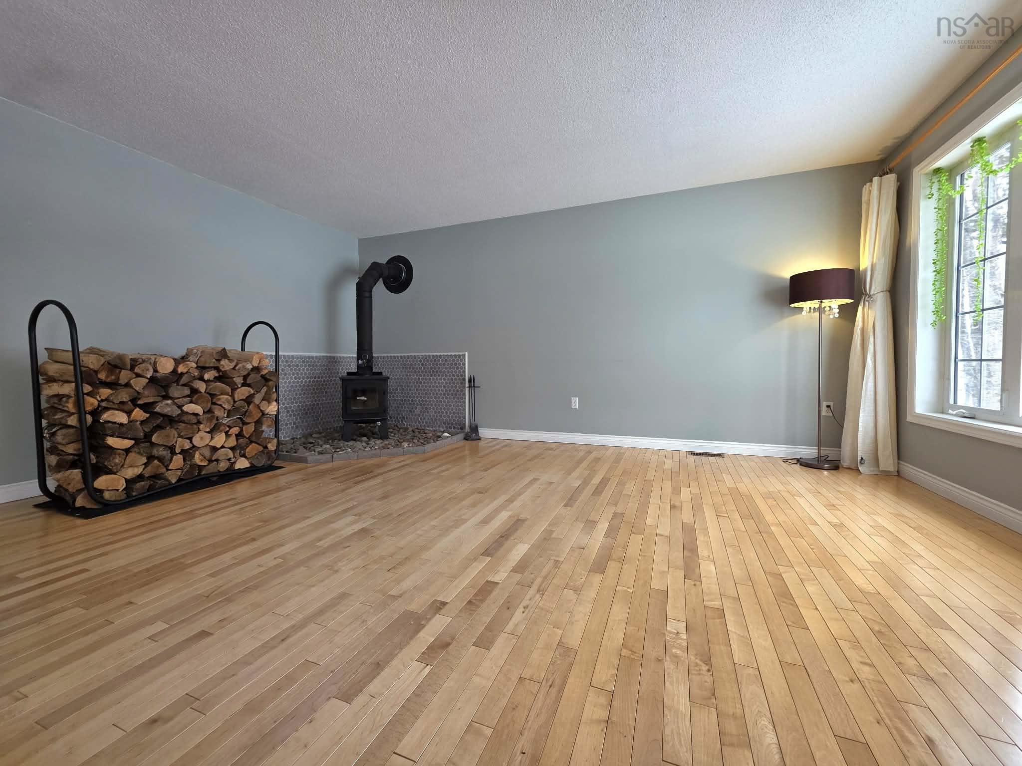 $574,900.00: 102 Maple Boulevard, Bible Hill