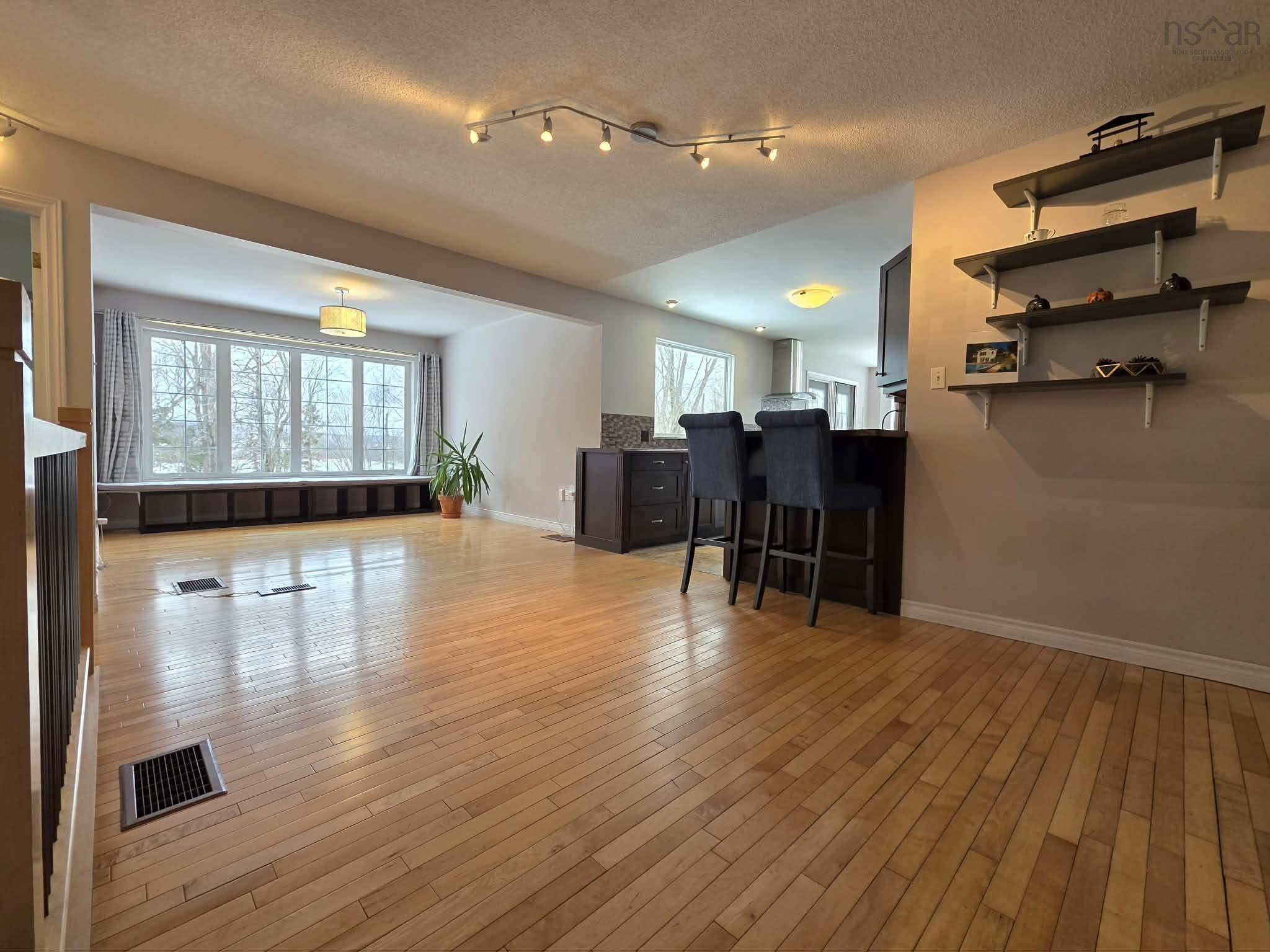 $574,900.00: 102 Maple Boulevard, Bible Hill