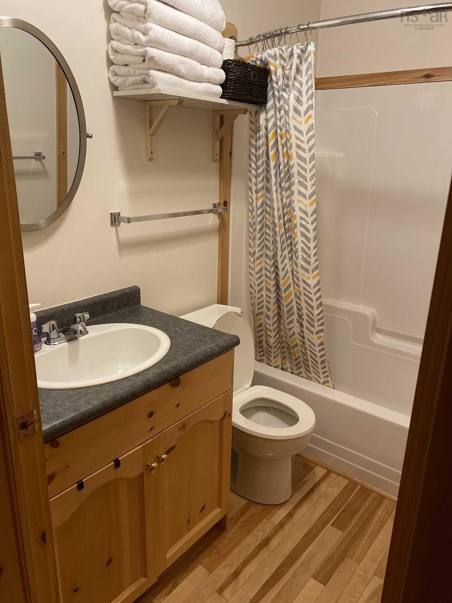 $349,900.00: 81 Canyon Point Road, Vaughan