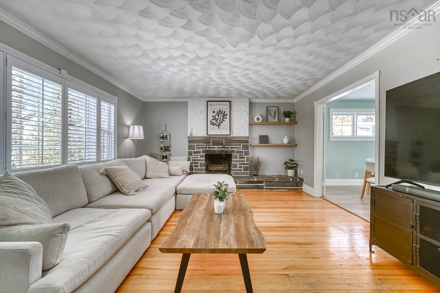 $1,398,800.00: 1973 Woodlawn Terrace, Halifax