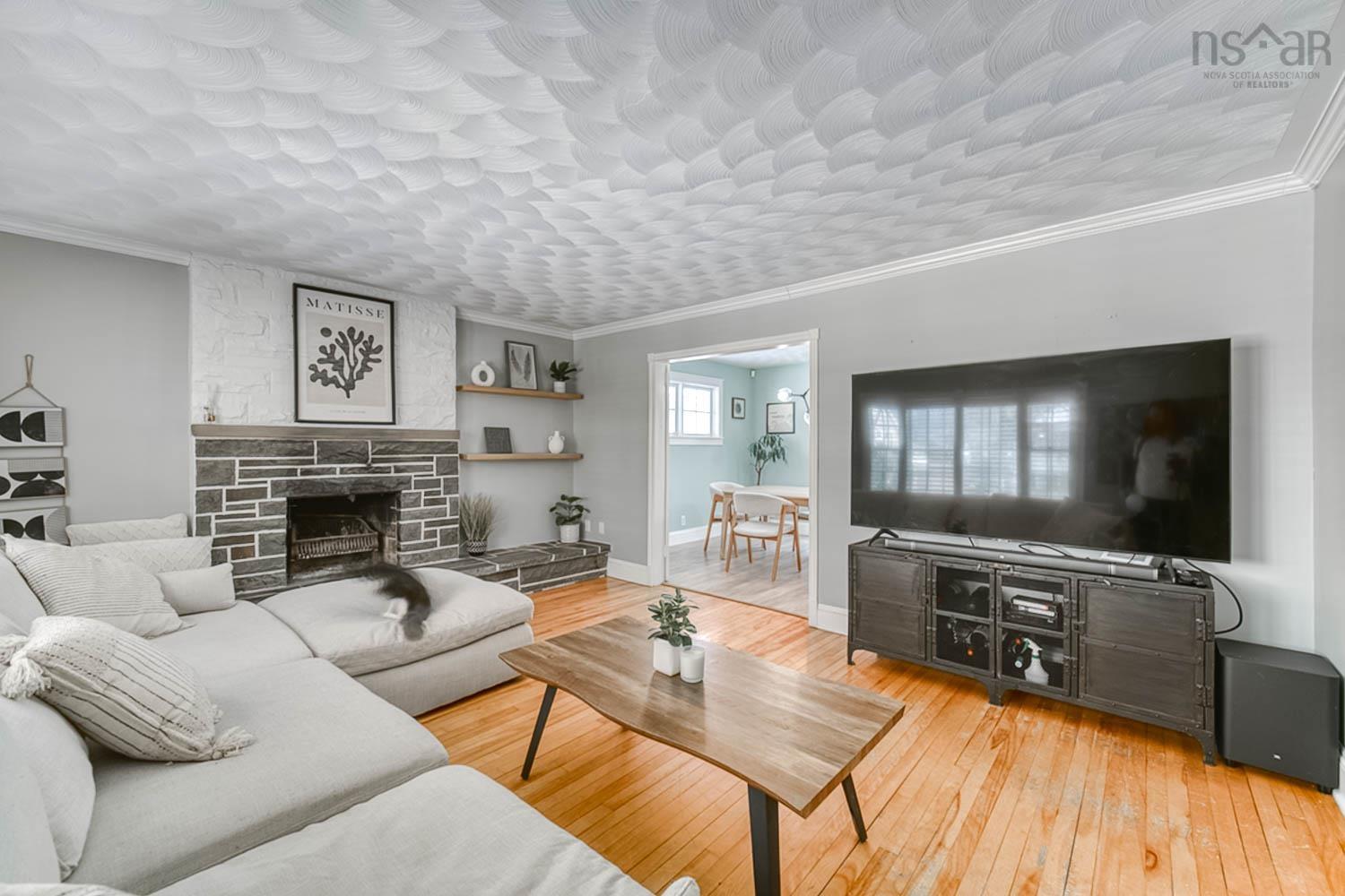 $1,398,800.00: 1973 Woodlawn Terrace, Halifax