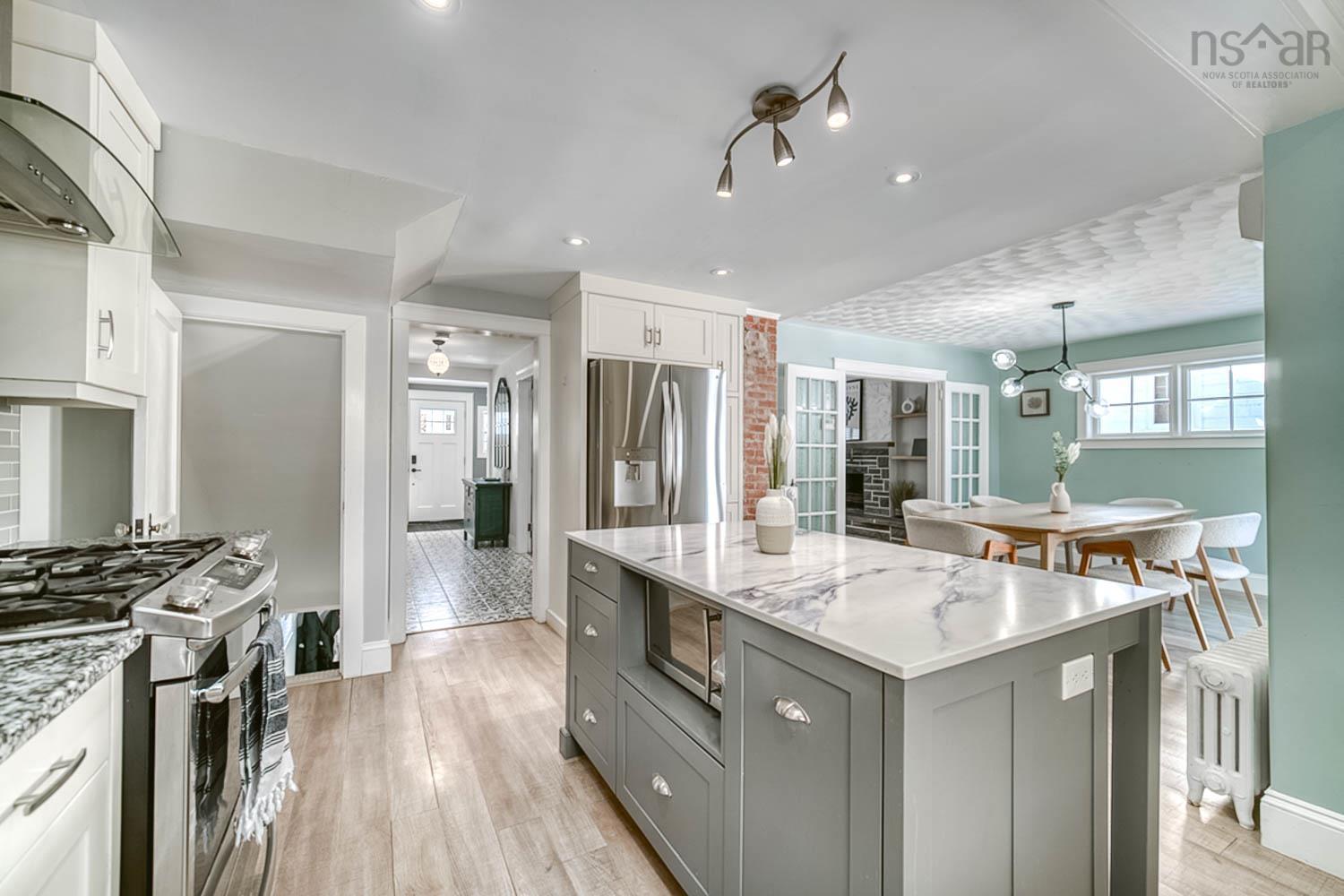 $1,398,800.00: 1973 Woodlawn Terrace, Halifax