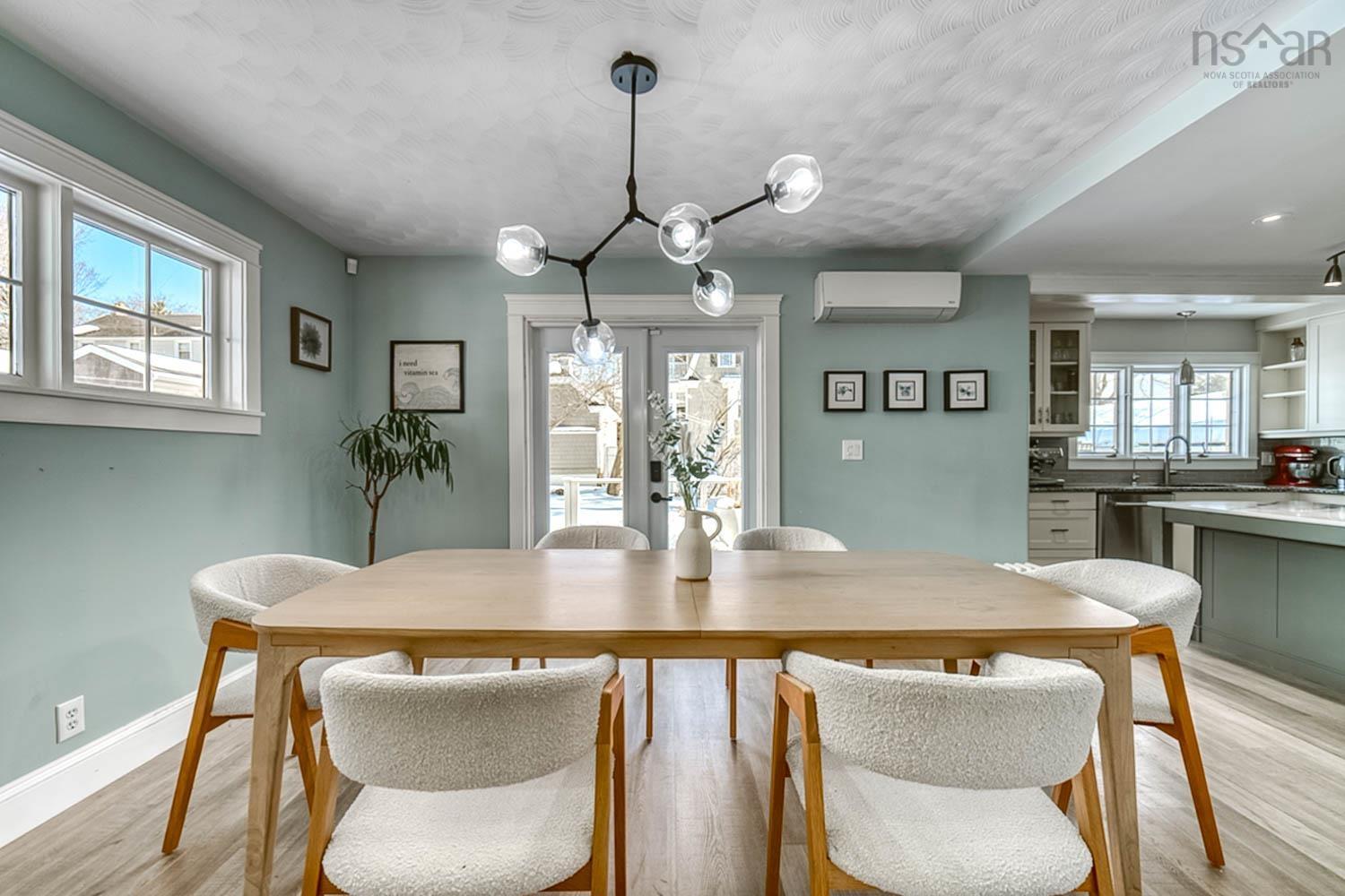 $1,398,800.00: 1973 Woodlawn Terrace, Halifax