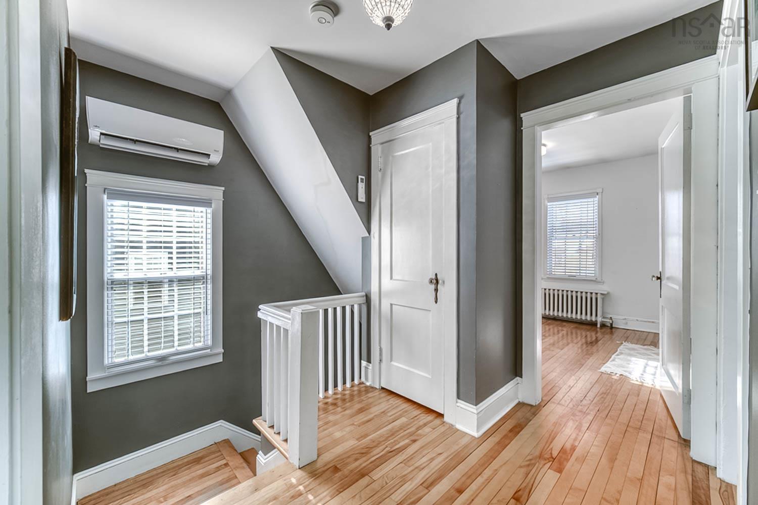 $1,398,800.00: 1973 Woodlawn Terrace, Halifax