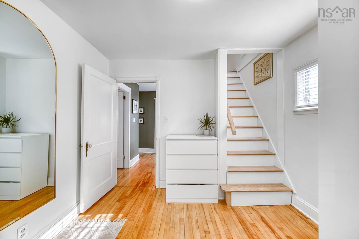$1,398,800.00: 1973 Woodlawn Terrace, Halifax