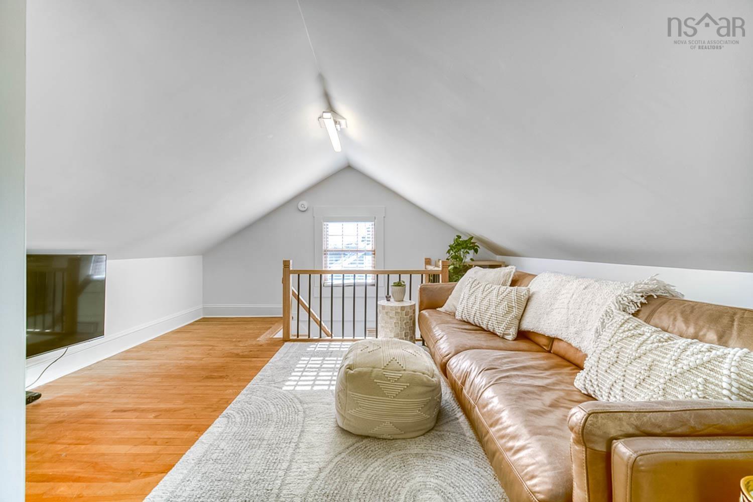 $1,398,800.00: 1973 Woodlawn Terrace, Halifax