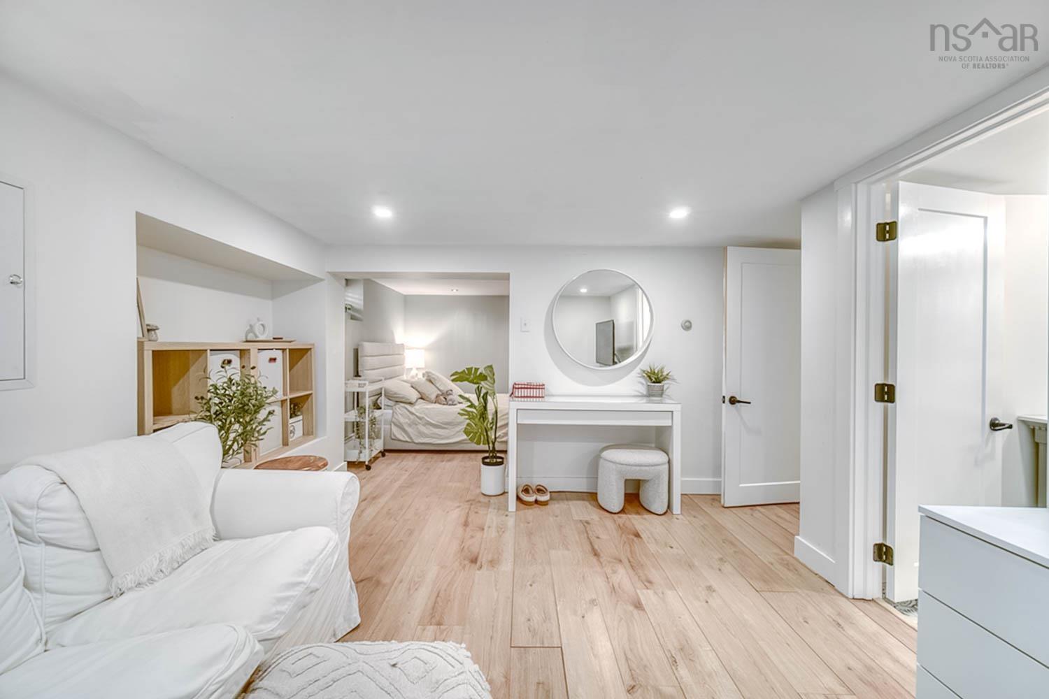 $1,398,800.00: 1973 Woodlawn Terrace, Halifax