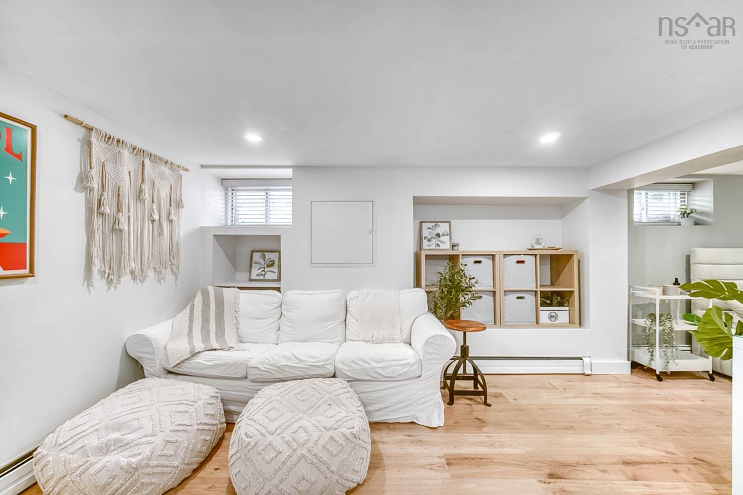 $1,398,800.00: 1973 Woodlawn Terrace, Halifax