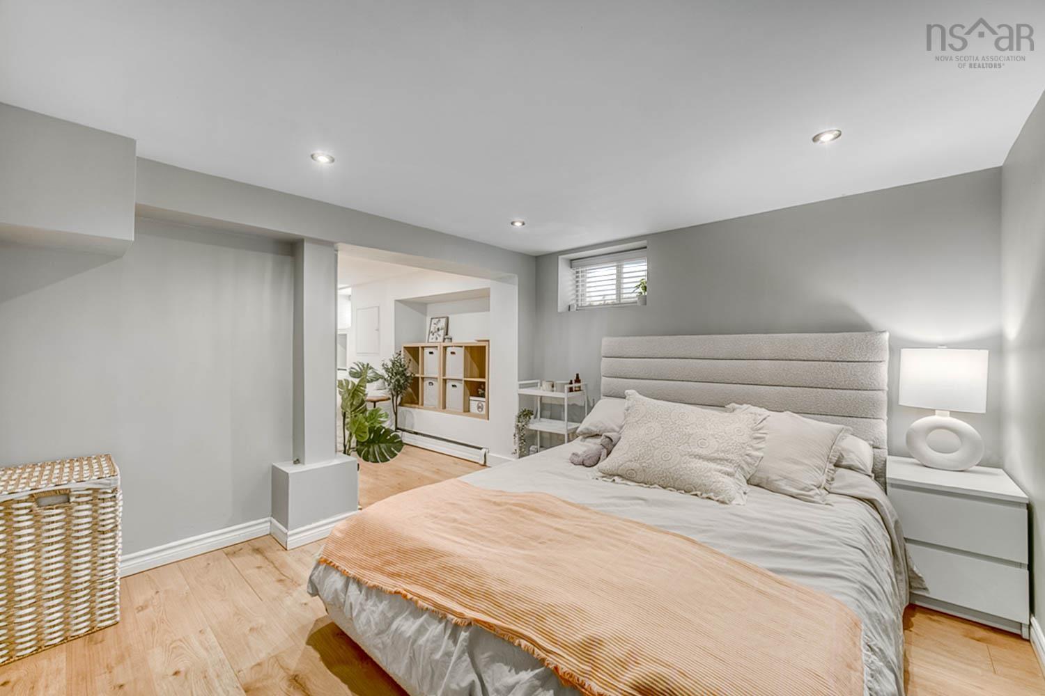 $1,398,800.00: 1973 Woodlawn Terrace, Halifax