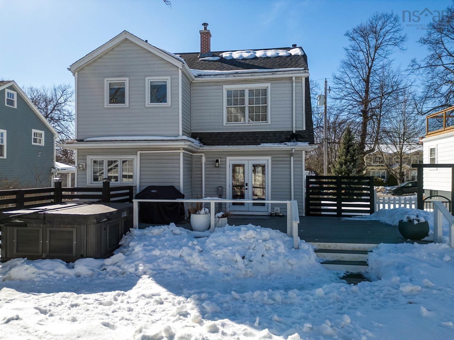 $1,398,800.00: 1973 Woodlawn Terrace, Halifax