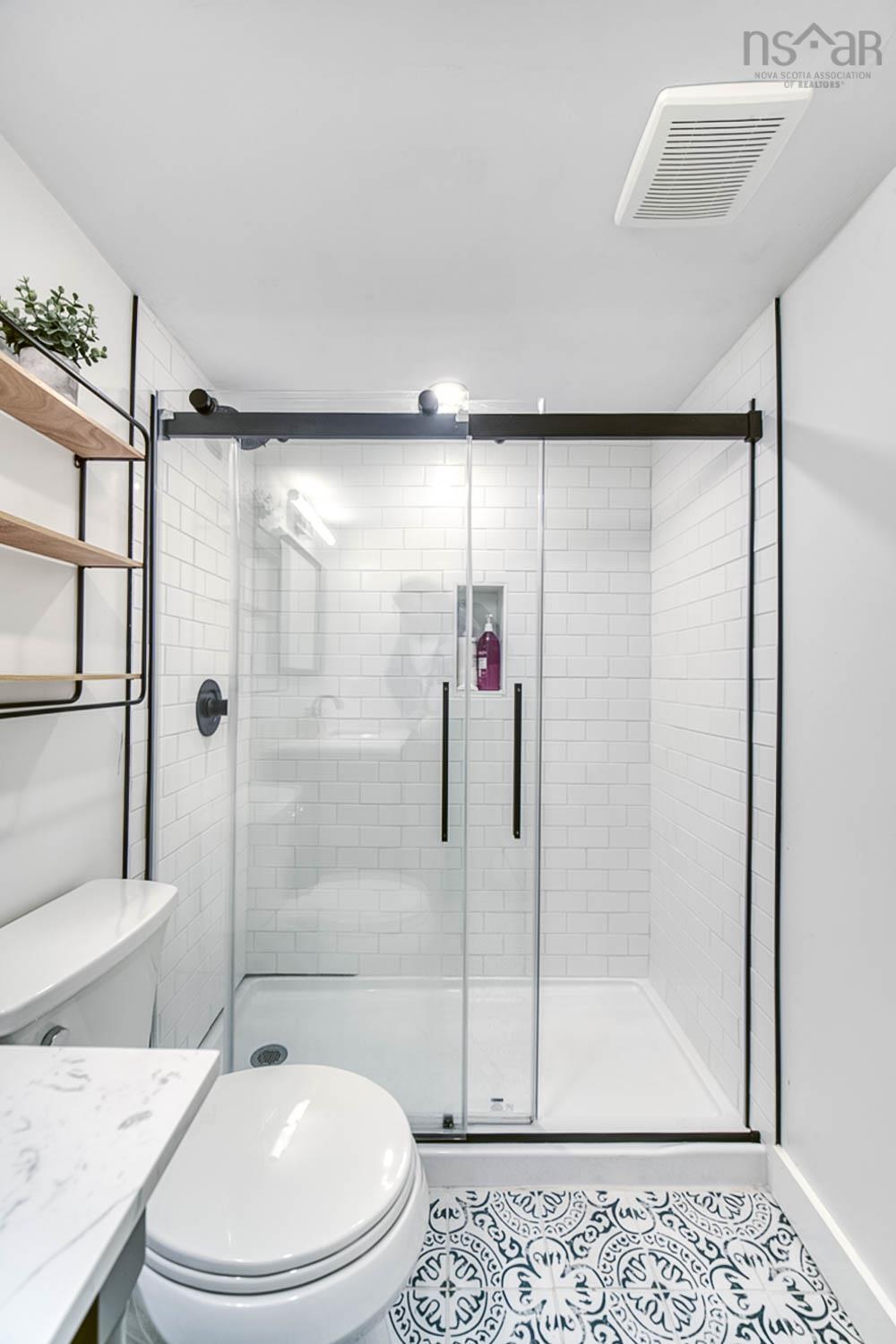 $1,398,800.00: 1973 Woodlawn Terrace, Halifax