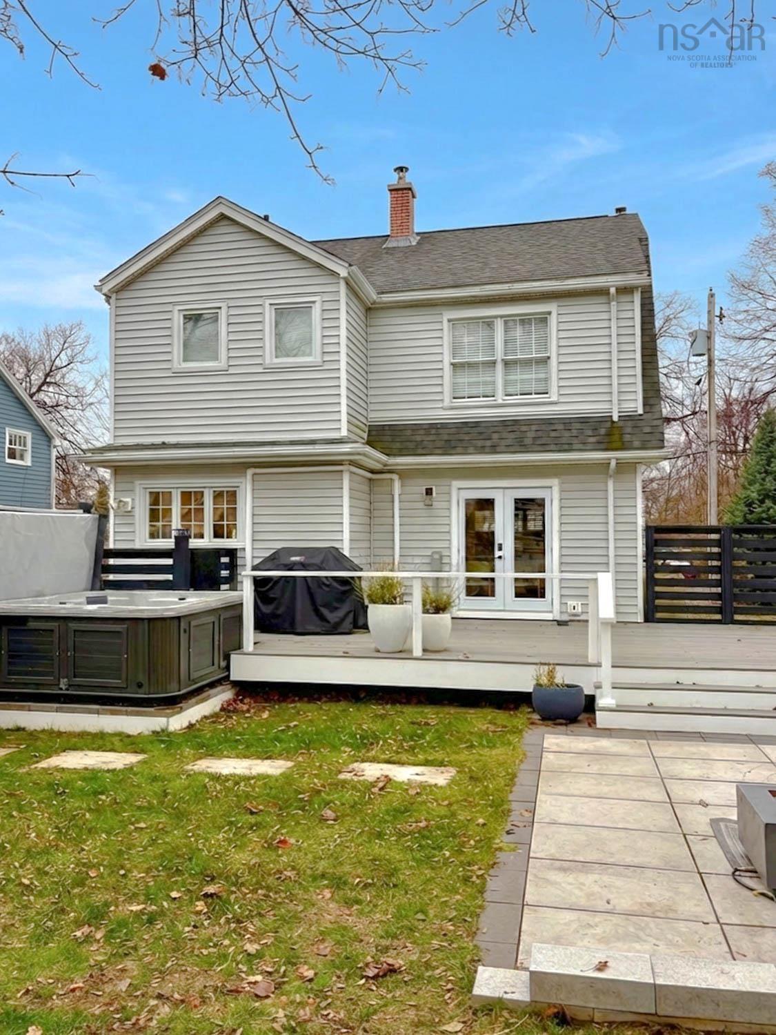 $1,398,800.00: 1973 Woodlawn Terrace, Halifax