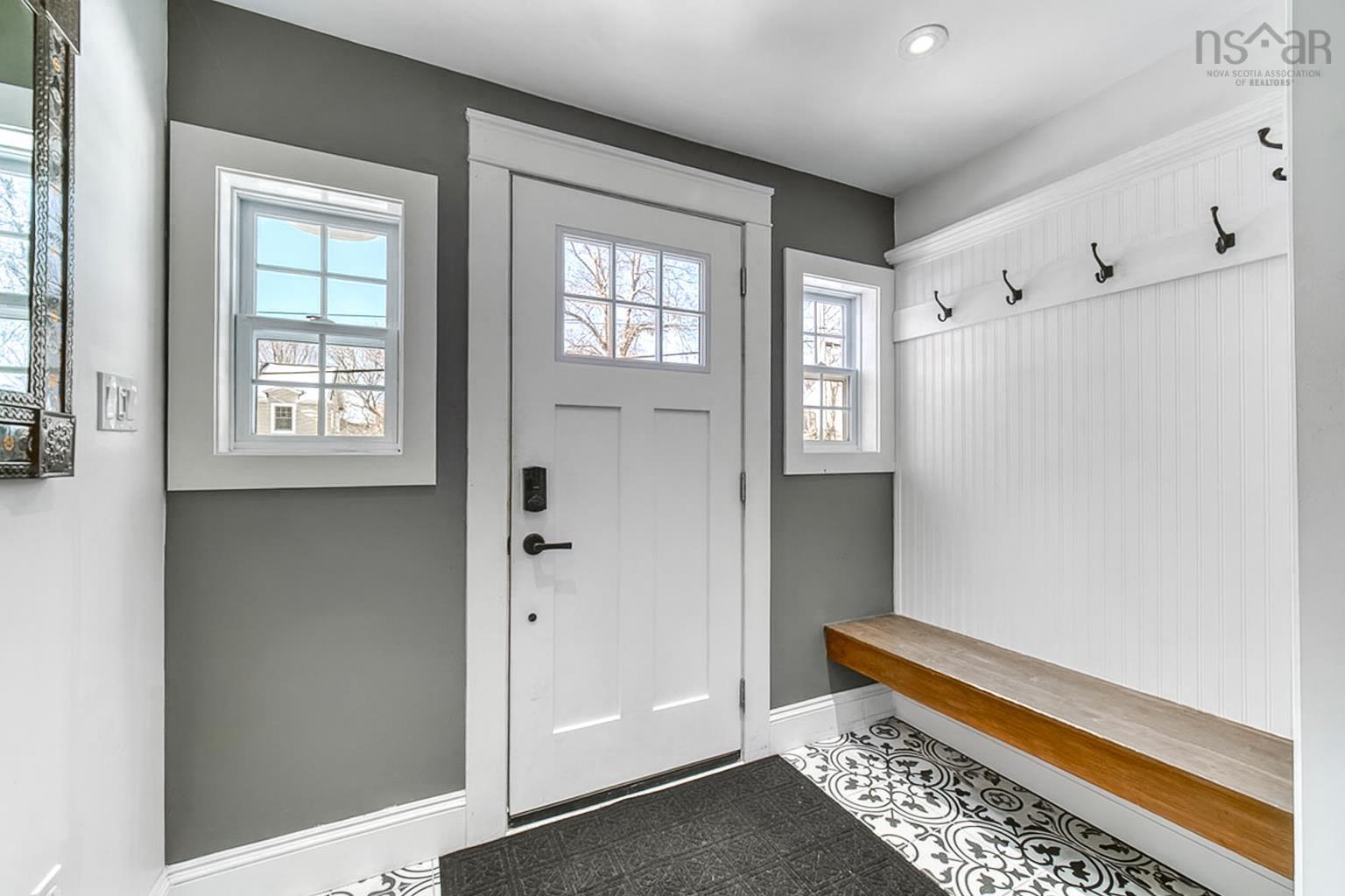 $1,398,800.00: 1973 Woodlawn Terrace, Halifax