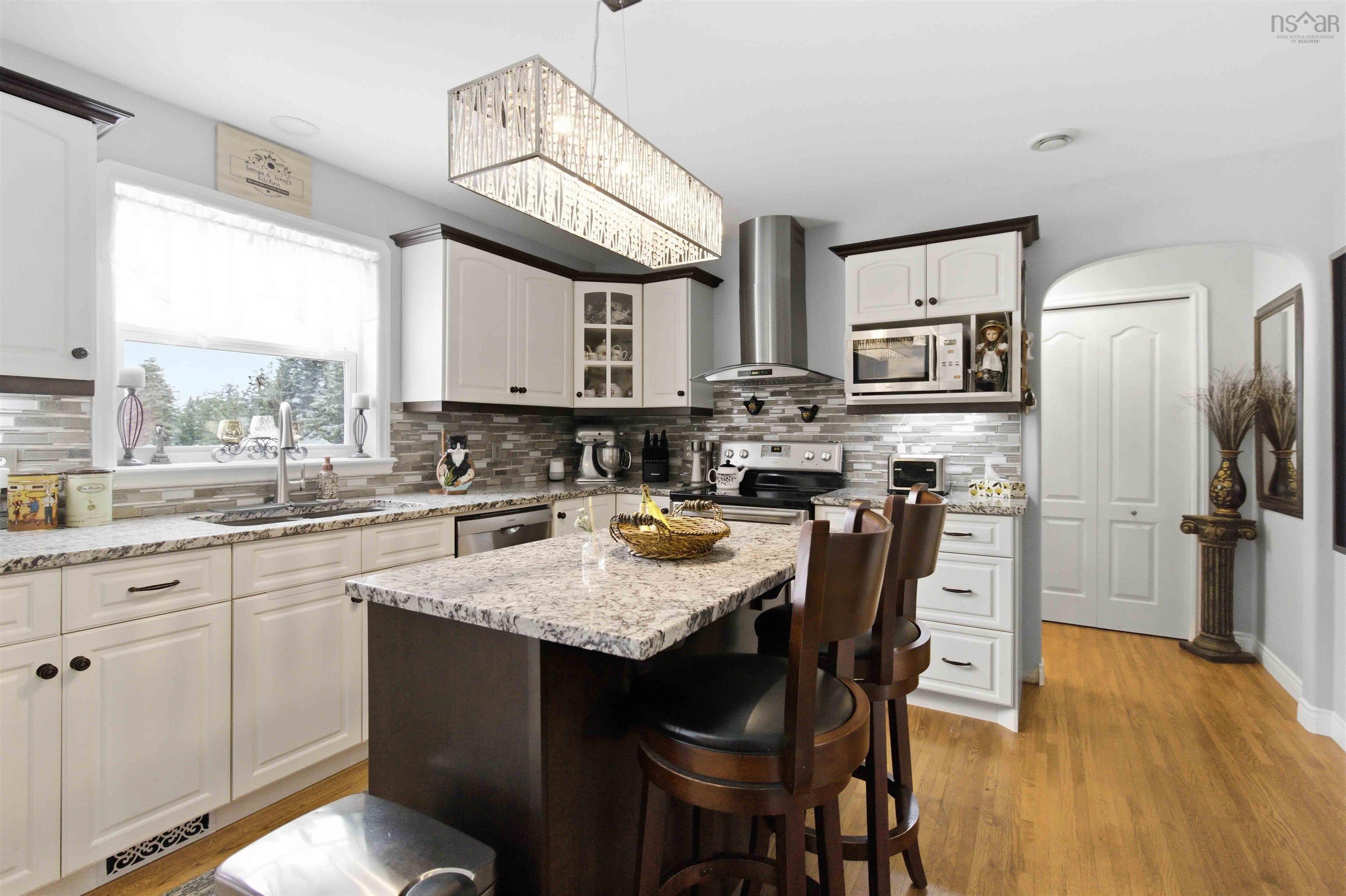 $850,000.00: 378 Kingswood Drive, Hammonds Plains