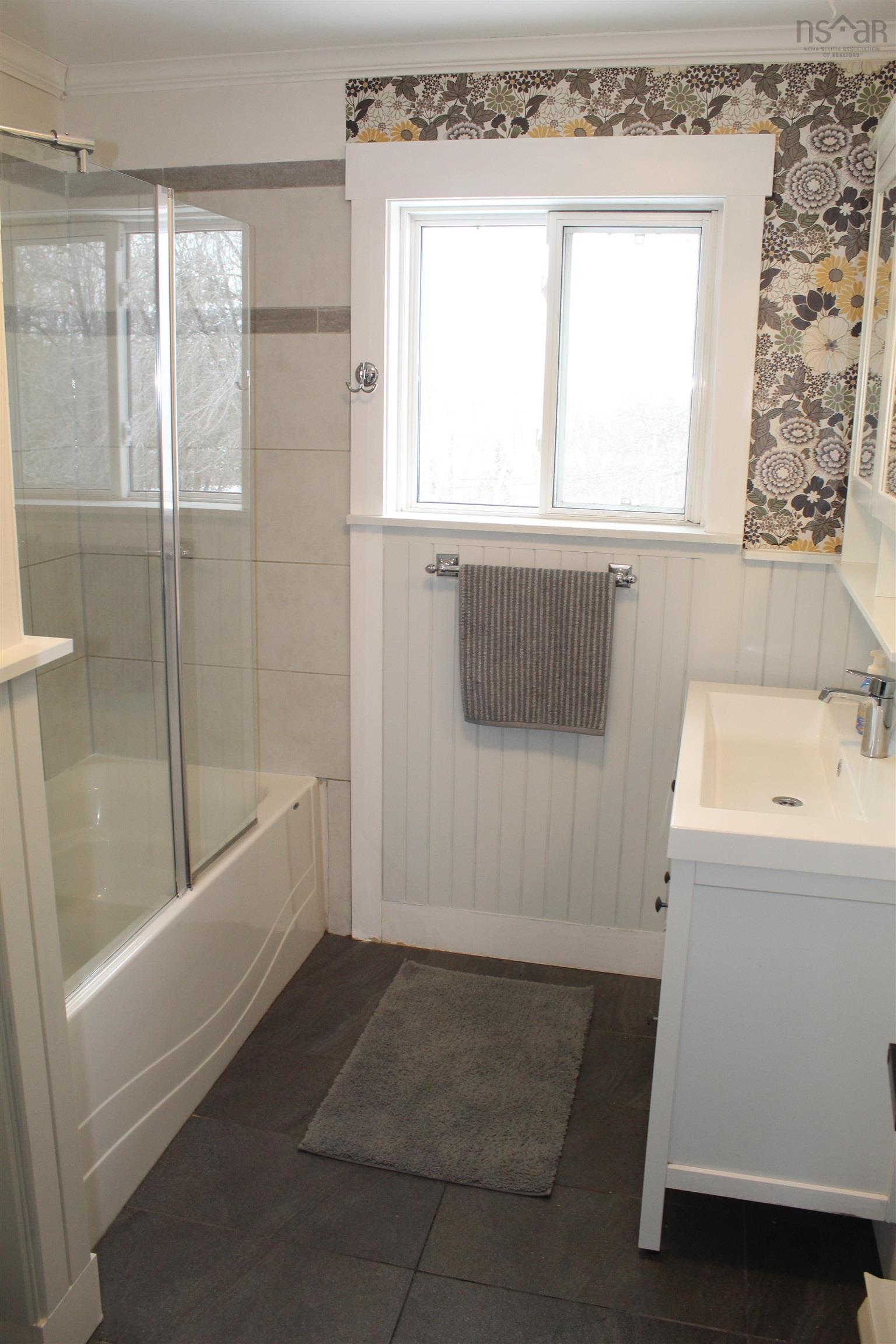 21 Mcdougall Avenue, Lower Sackville, NS (MLS 202603449)