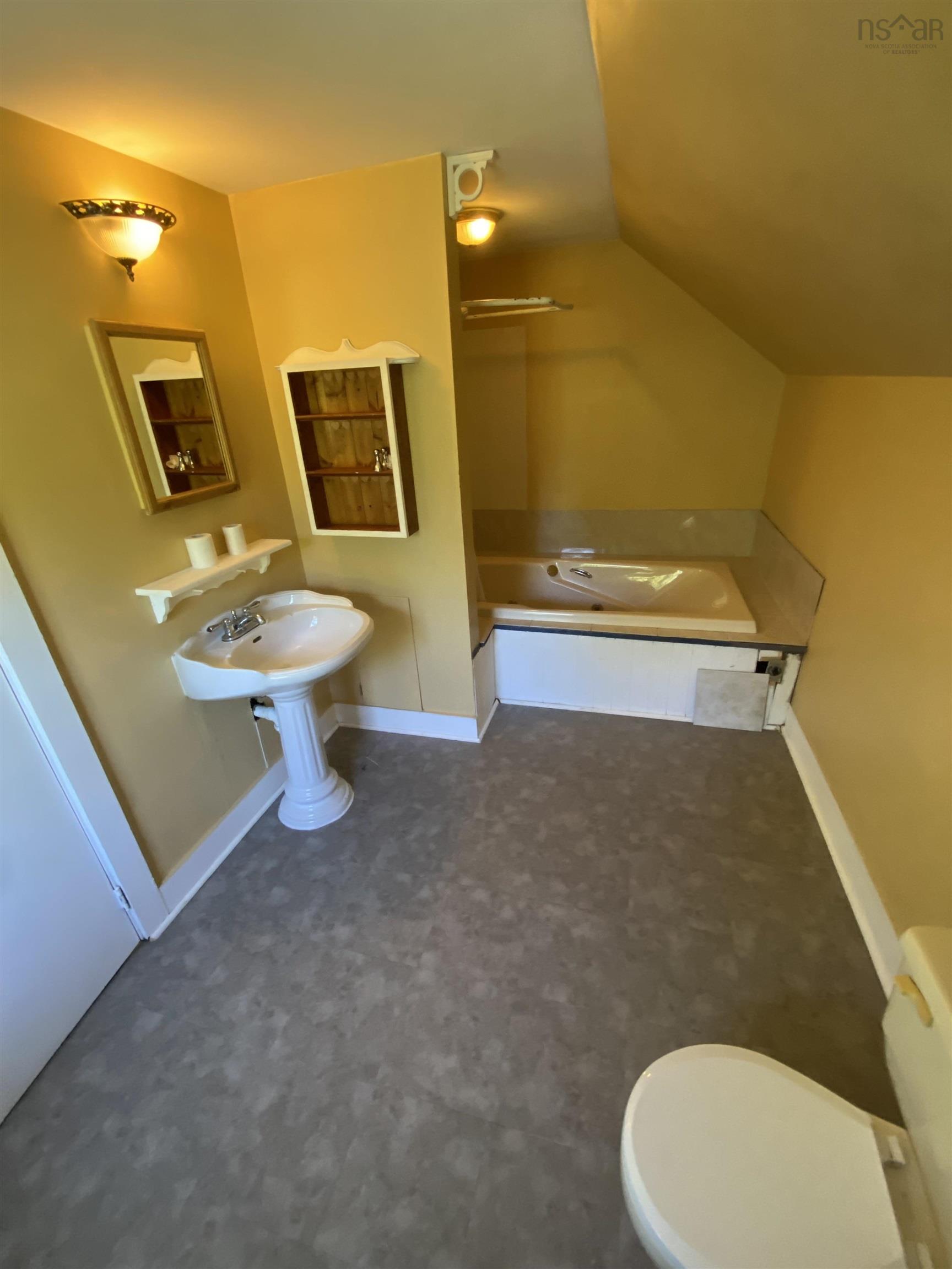 $485,000.00: 380 Truro Heights Road, Truro Heights