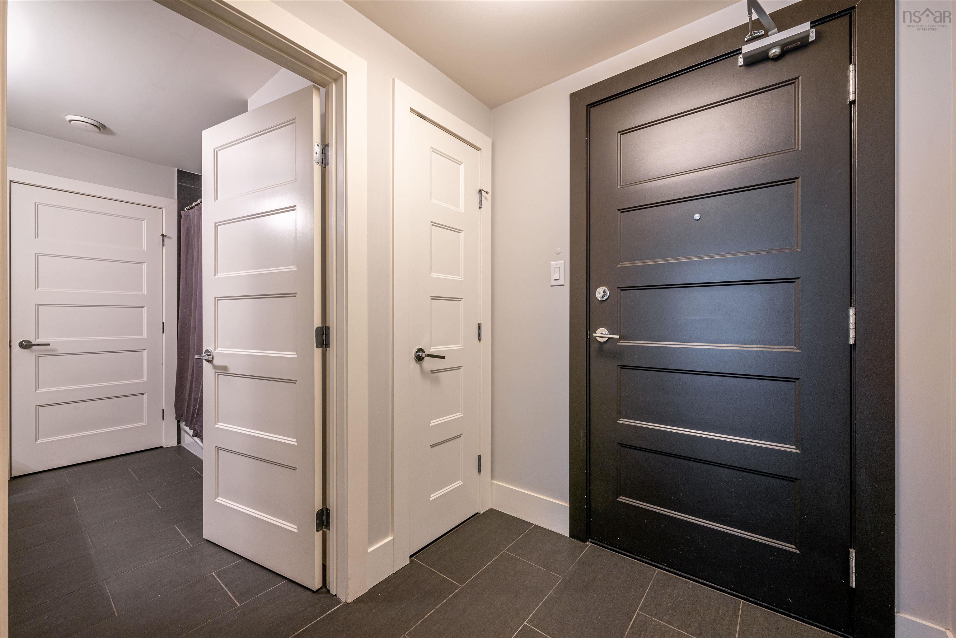 $475,000.00: 403 15 Kings Wharf Place, Dartmouth