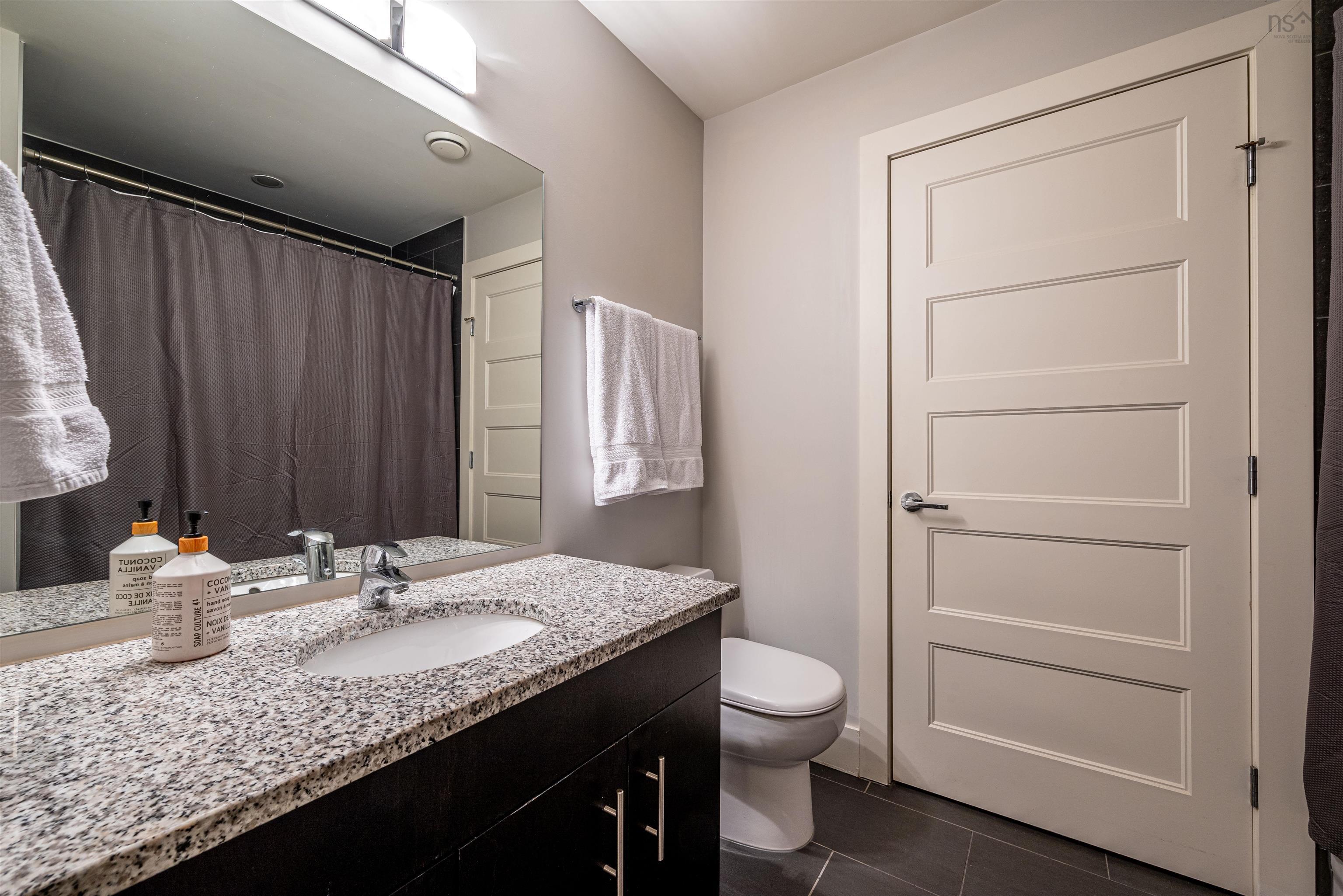 $475,000.00: 403 15 Kings Wharf Place, Dartmouth